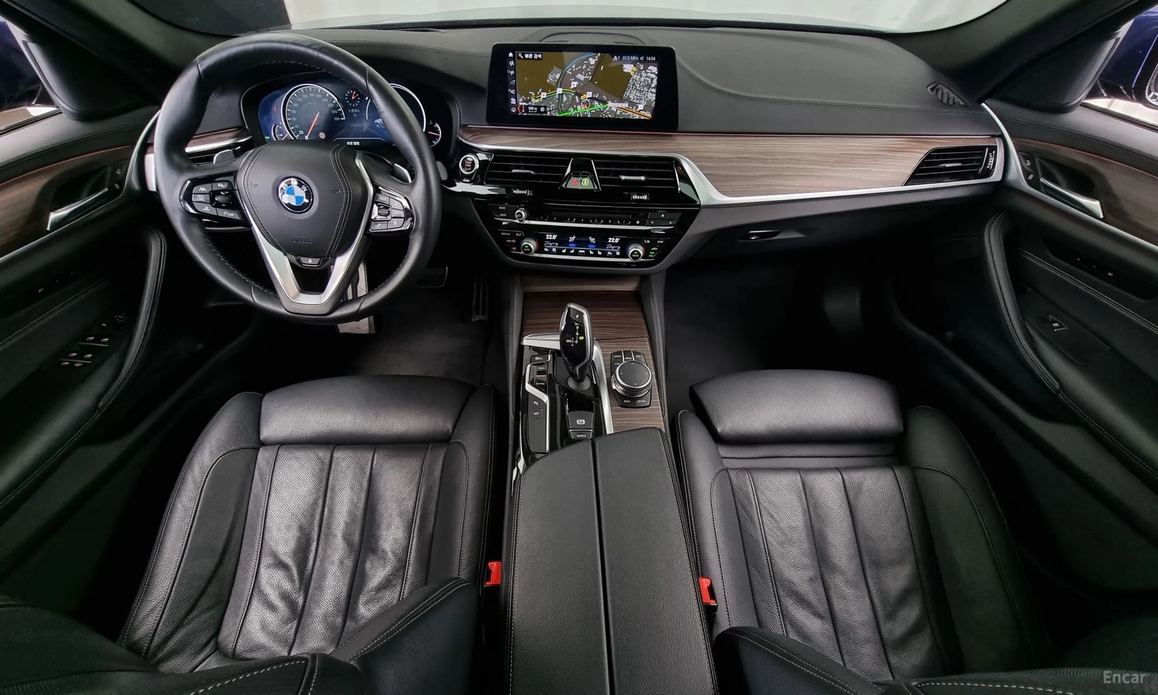 BMW 5 Series (G30) превью 4