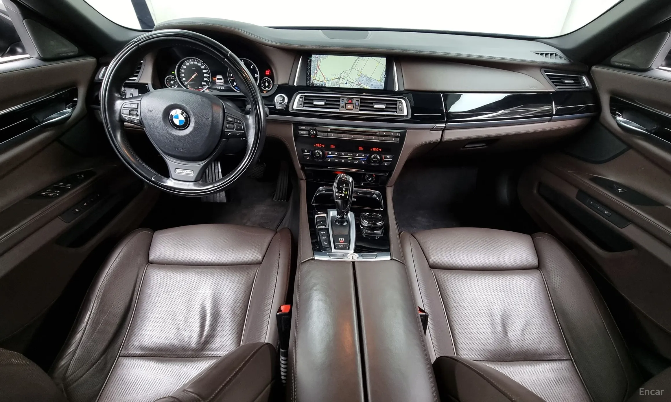 BMW 7 Series (F01) превью 4