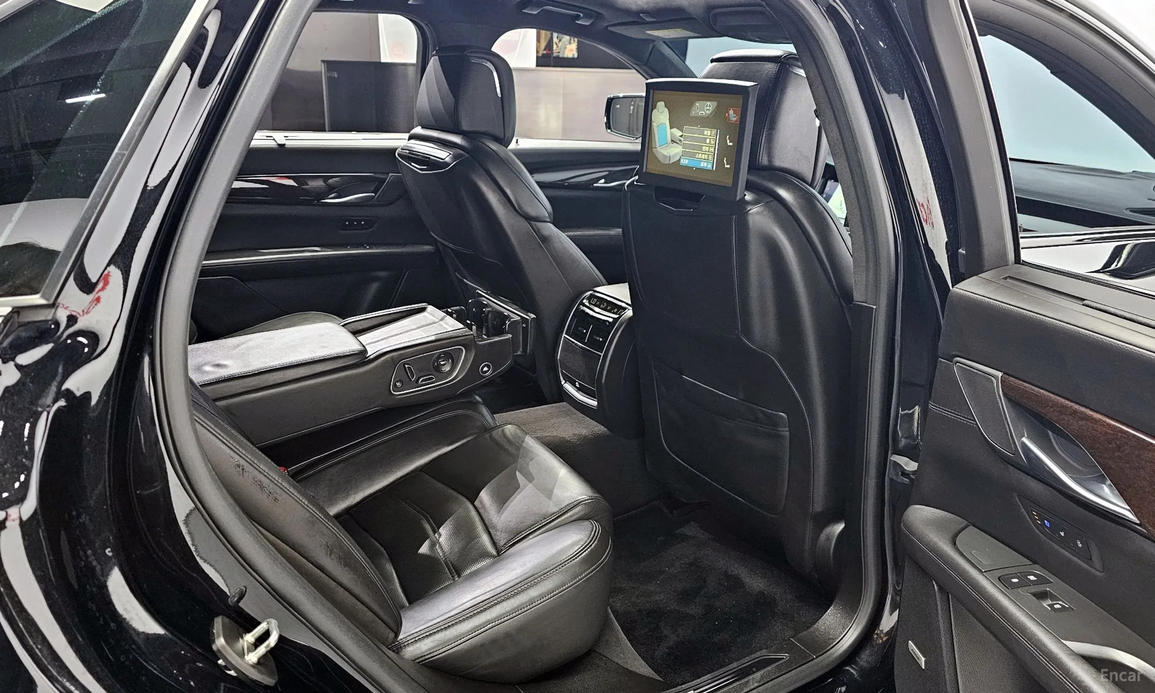 Cadillac CT6 превью 12
