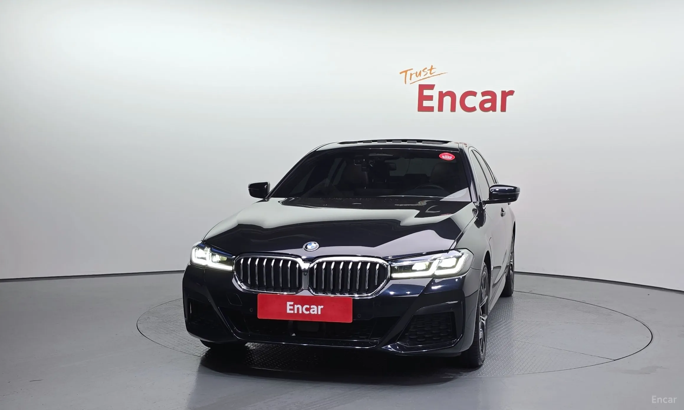 BMW 5 Series (G30) превью 2