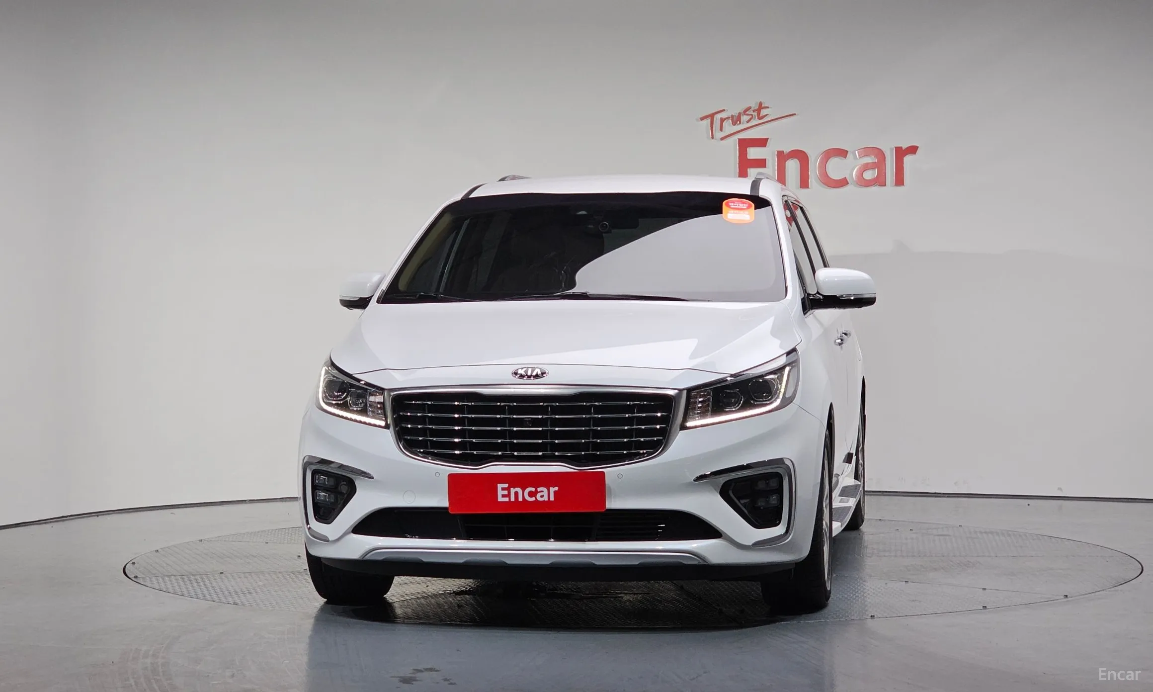 Kia Carnival превью 2