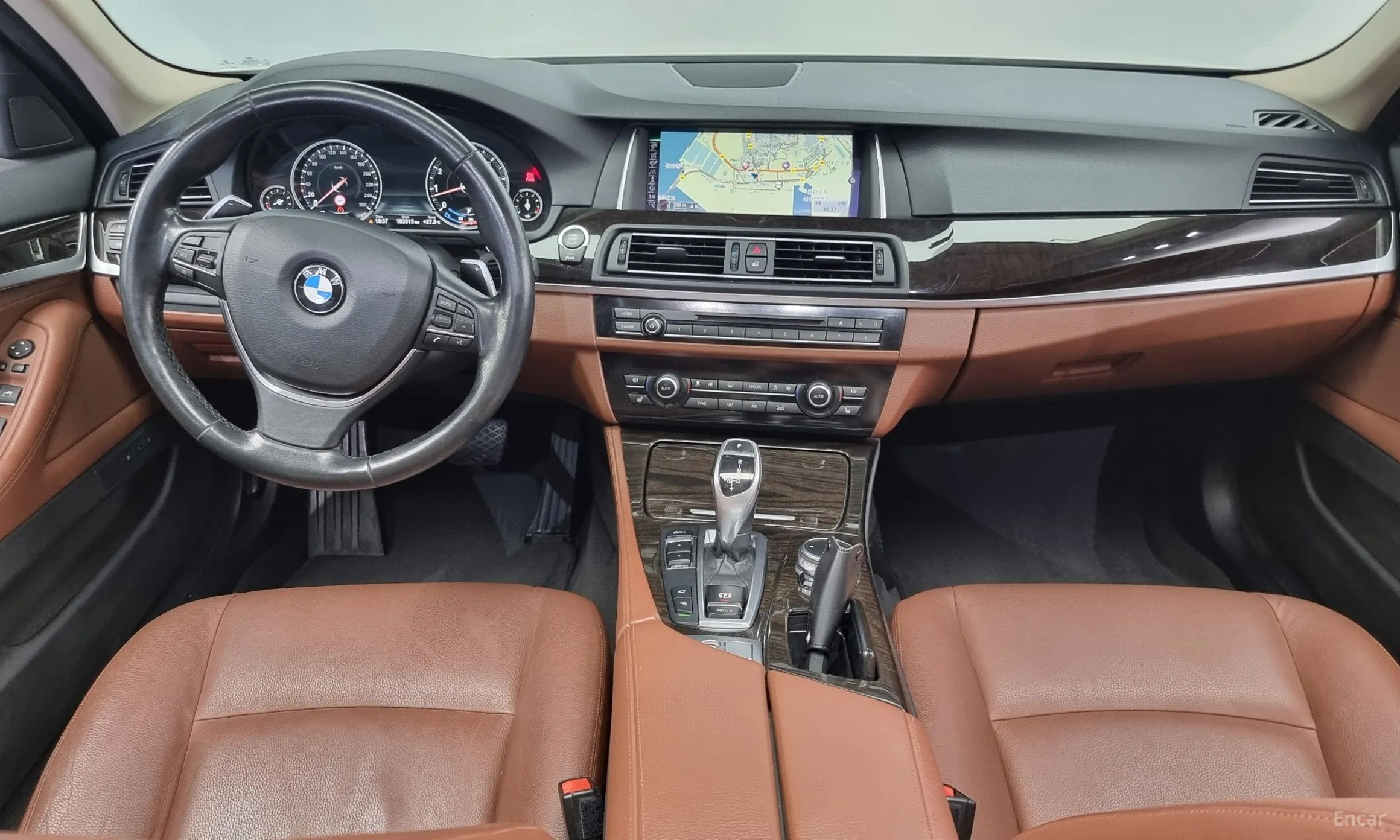 BMW 5 Series (F10) превью 4