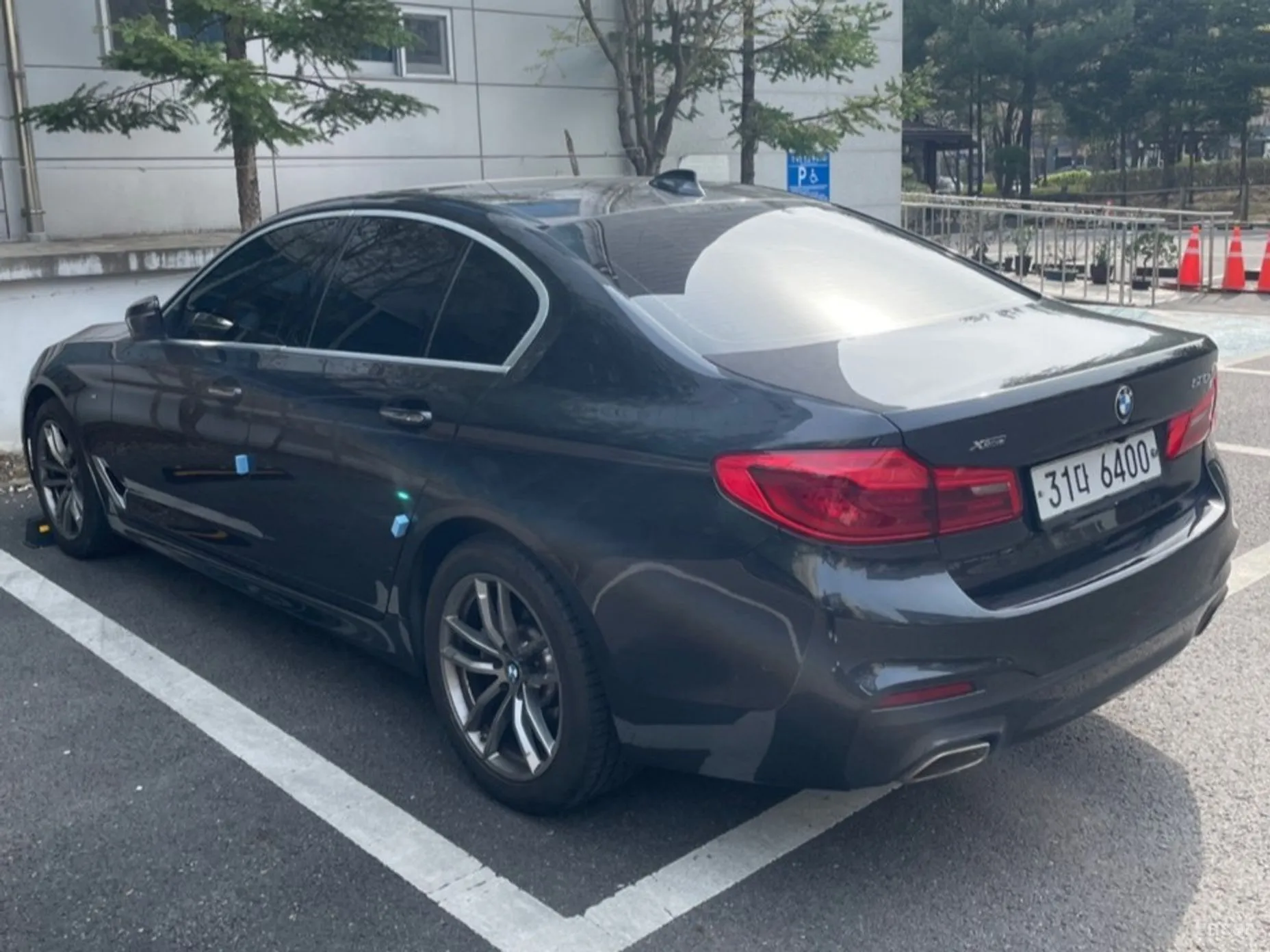 BMW 5 Series (G30) превью 3
