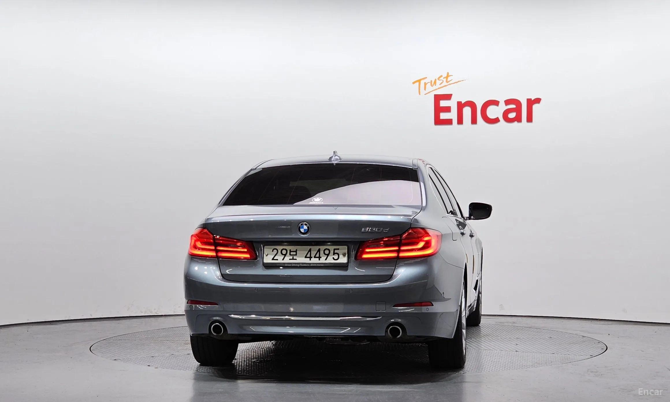 BMW 5 Series (G30) превью 3