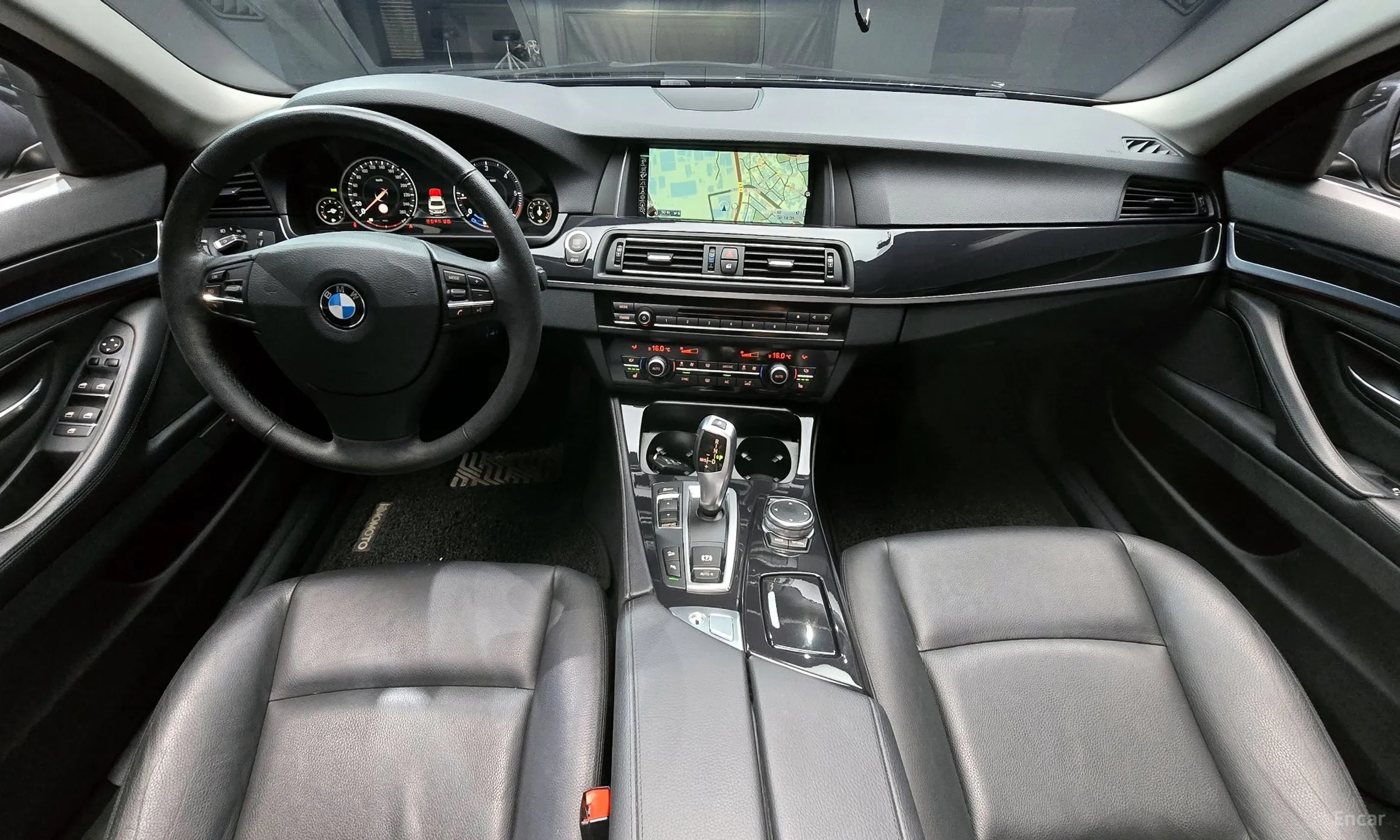 BMW 5 Series (F10) превью 4
