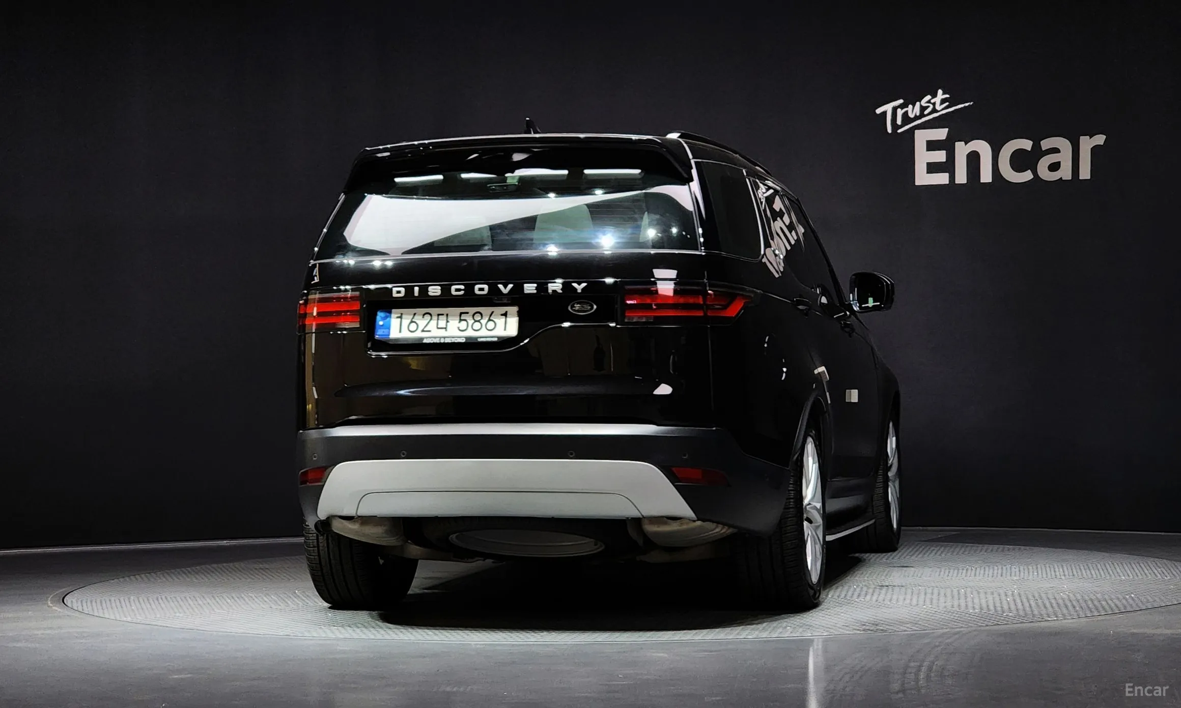 Land Rover Discovery 5 превью 3
