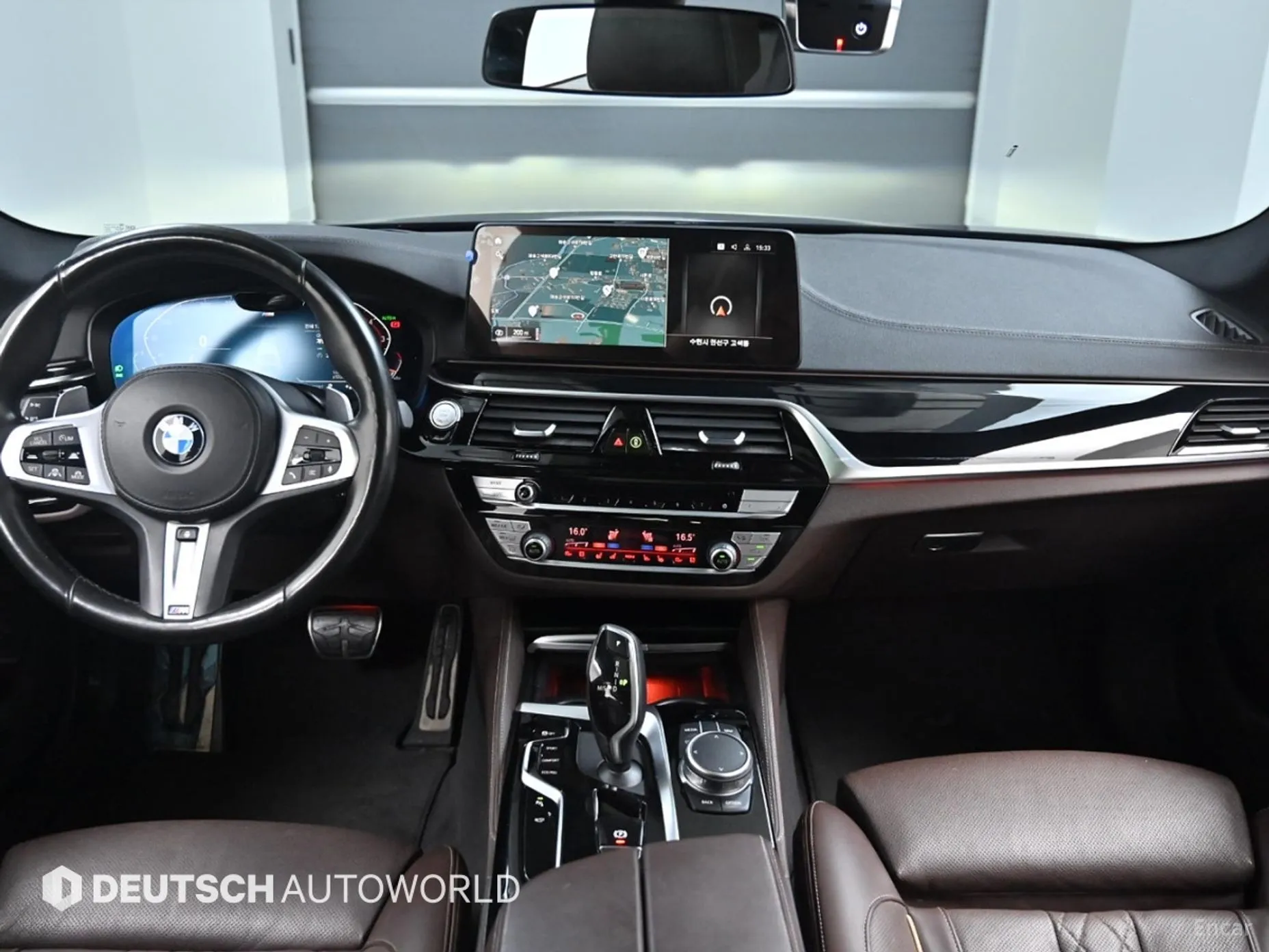BMW 5 Series (G30) превью 4