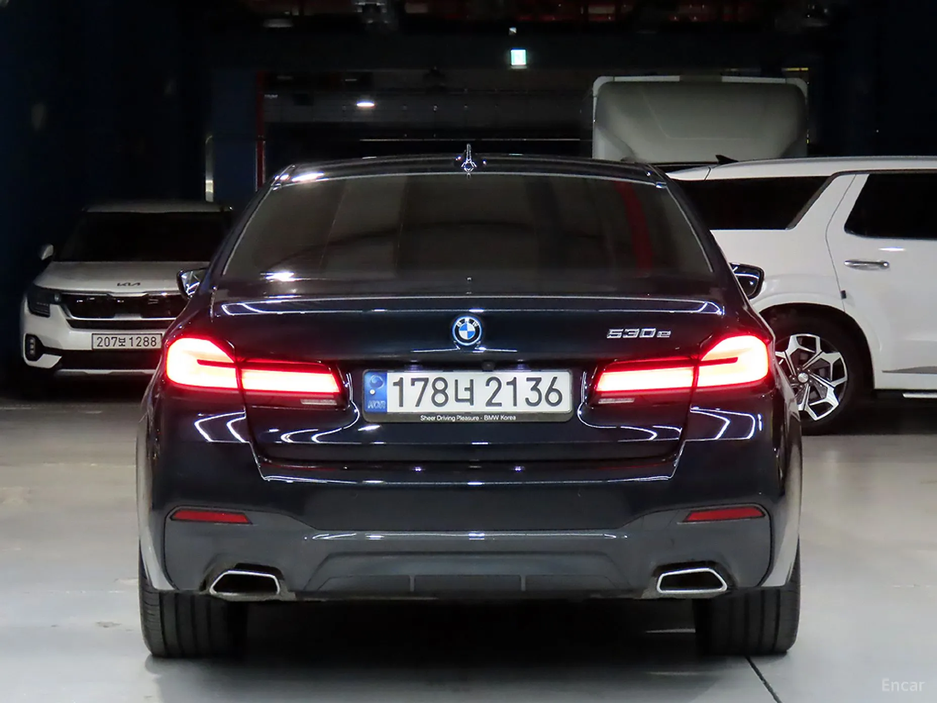 BMW 5 Series (G30) превью 2