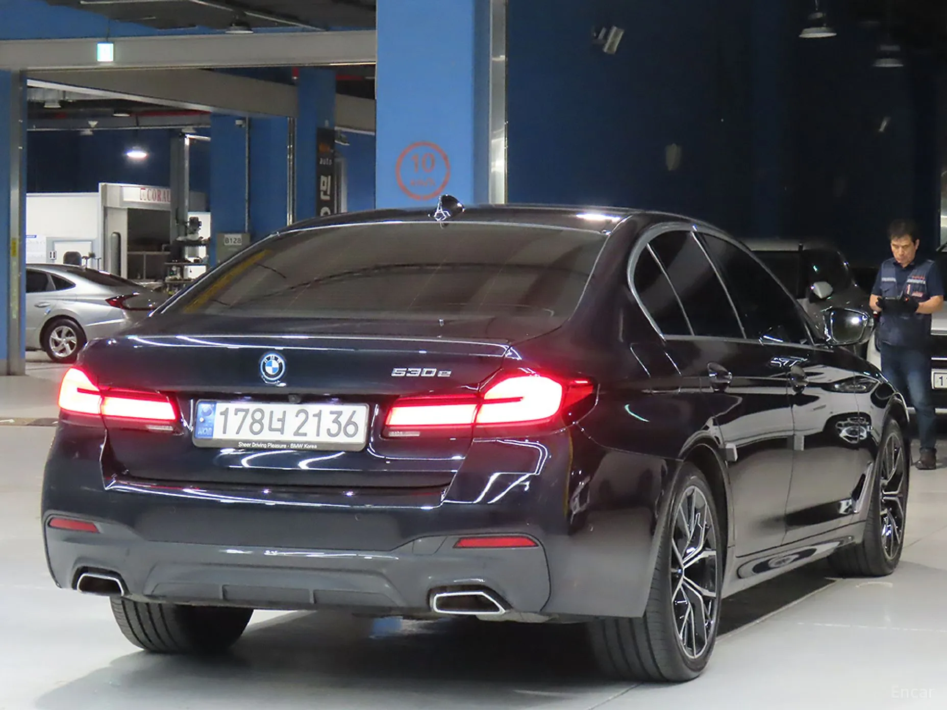 BMW 5 Series (G30) превью 3