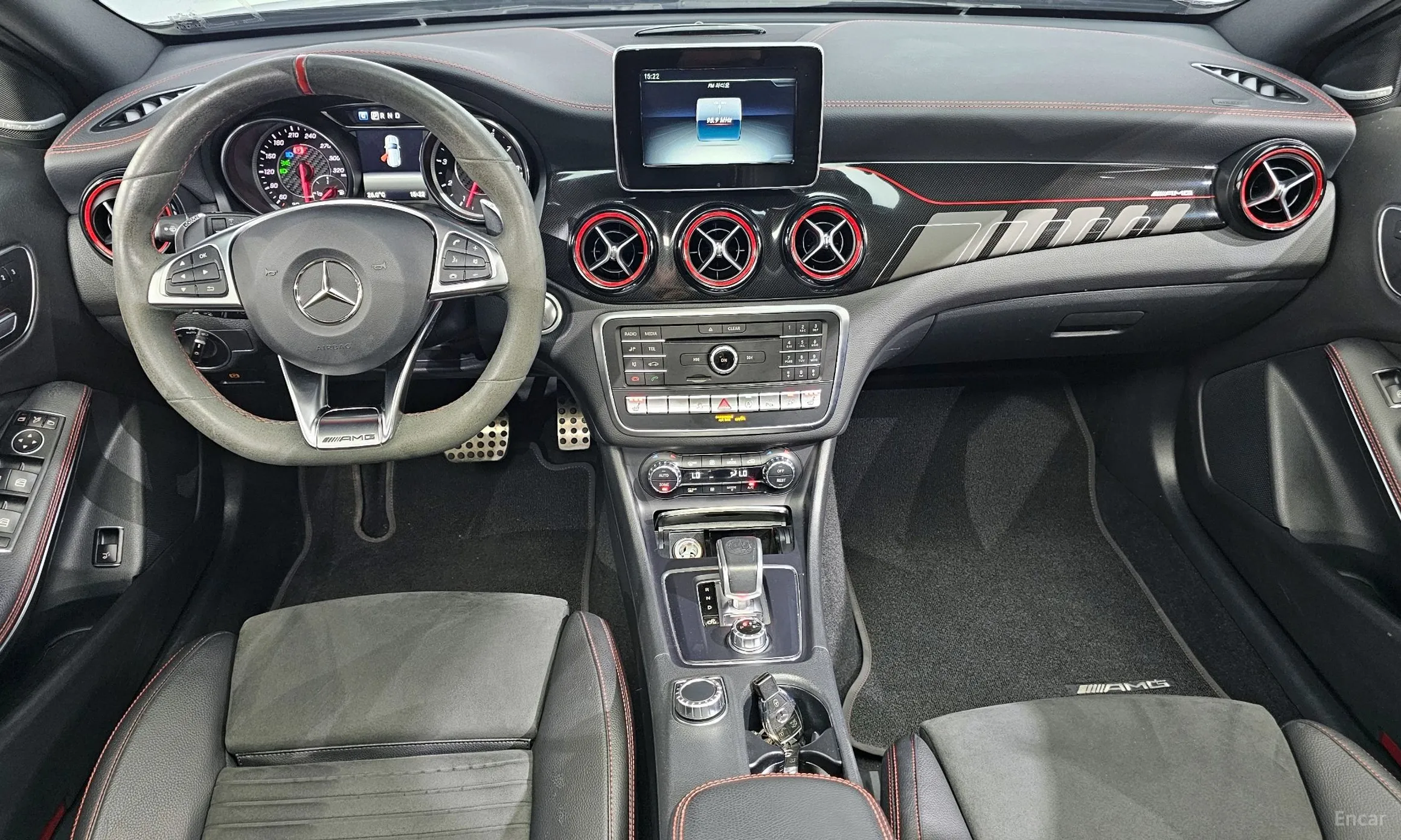 Mercedes Benz GLA-Class X156 превью 4
