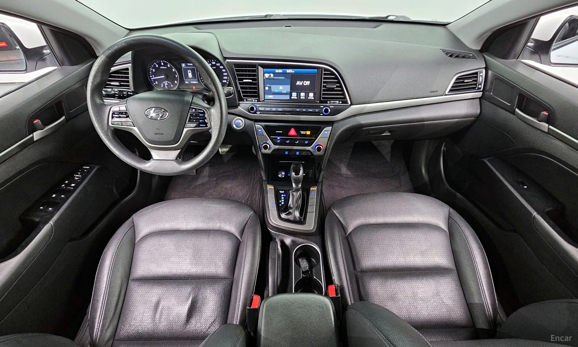 Hyundai Avante AD превью 4