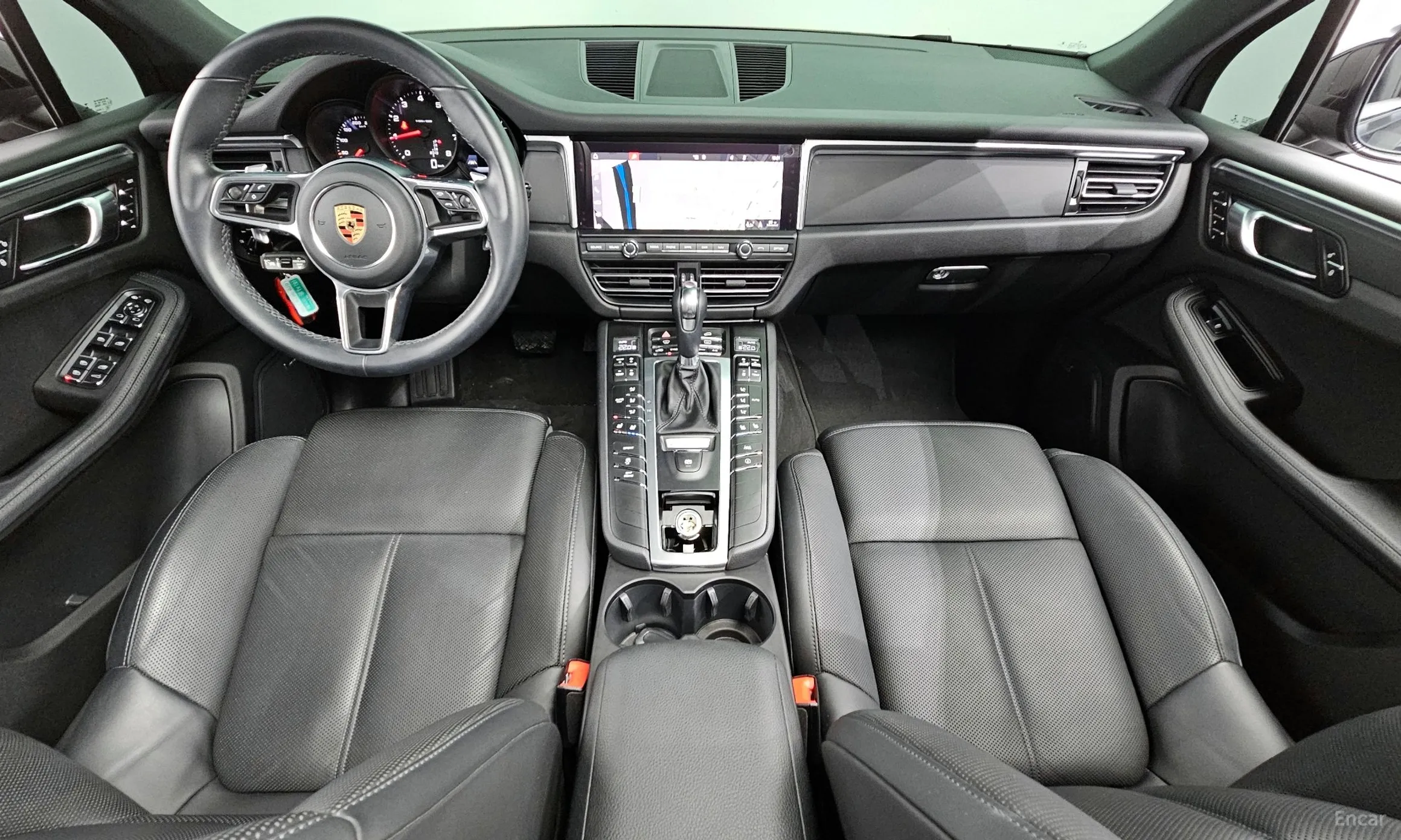 Porsche Macan превью 4