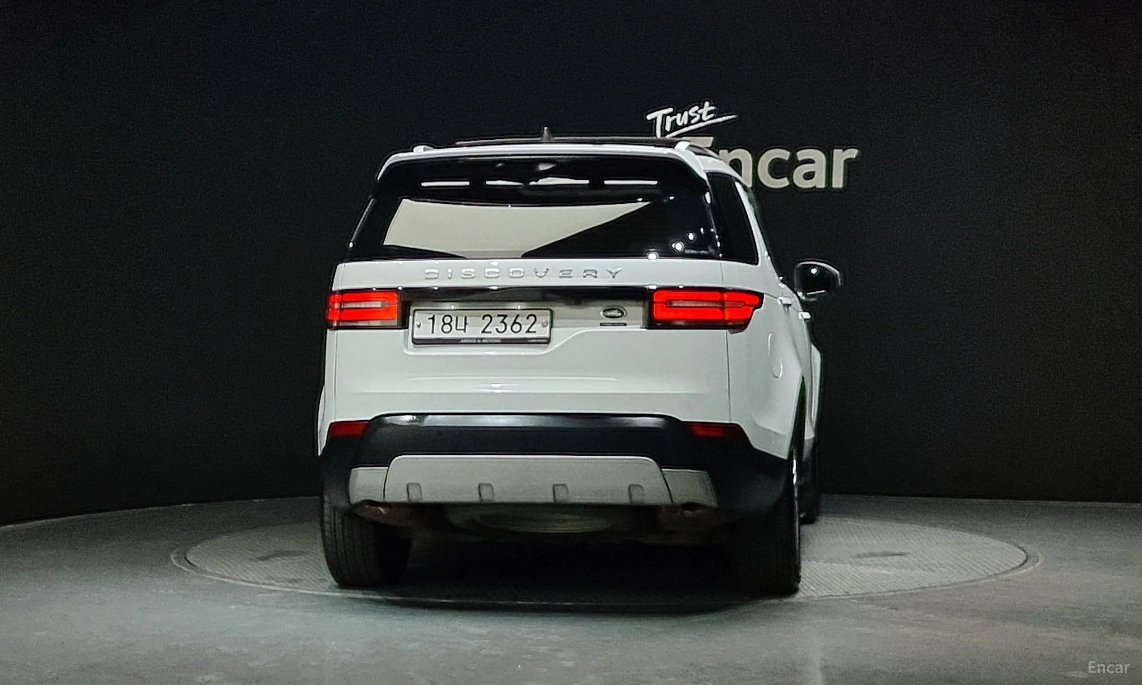 Land Rover Discovery 5 превью 3