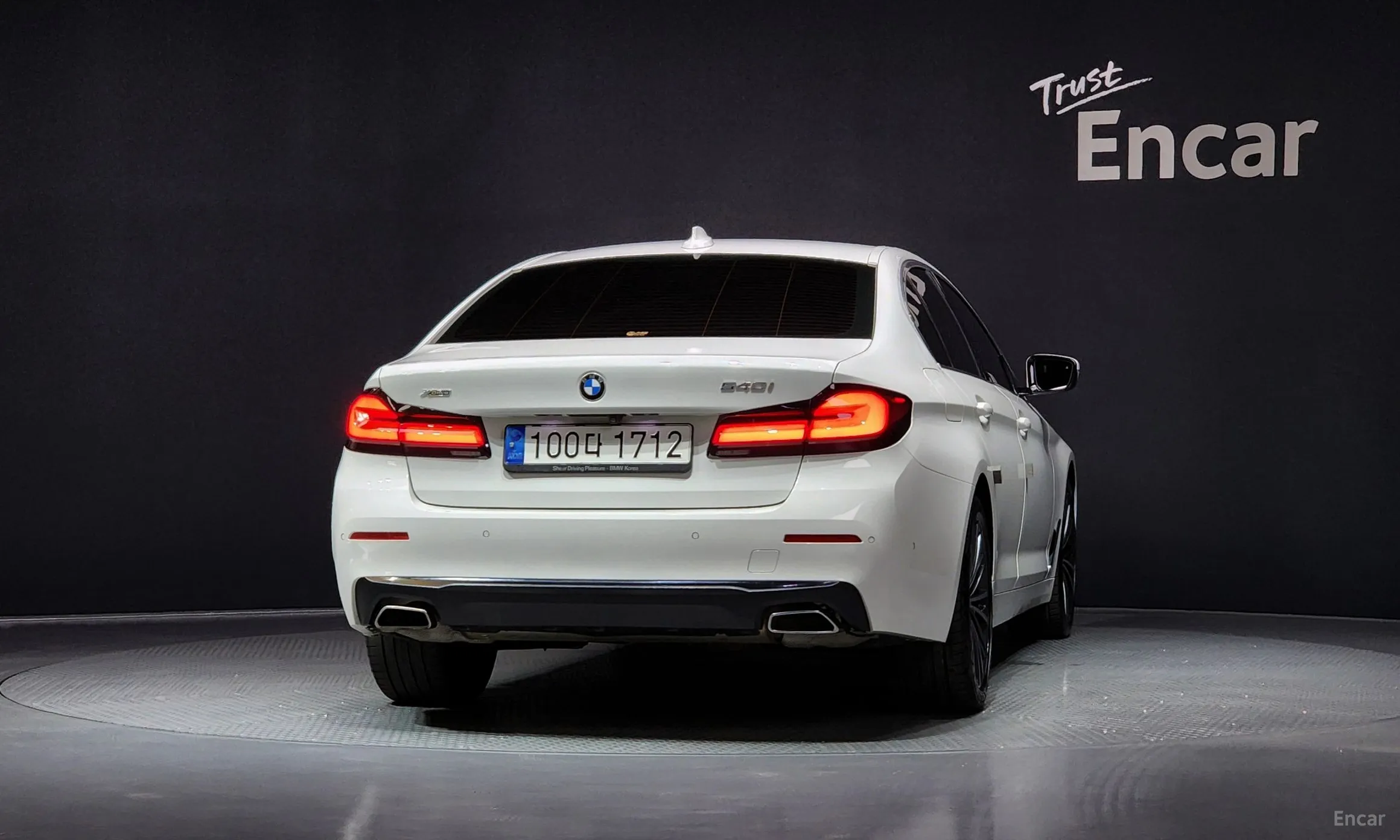 BMW 5 Series (G30) превью 3