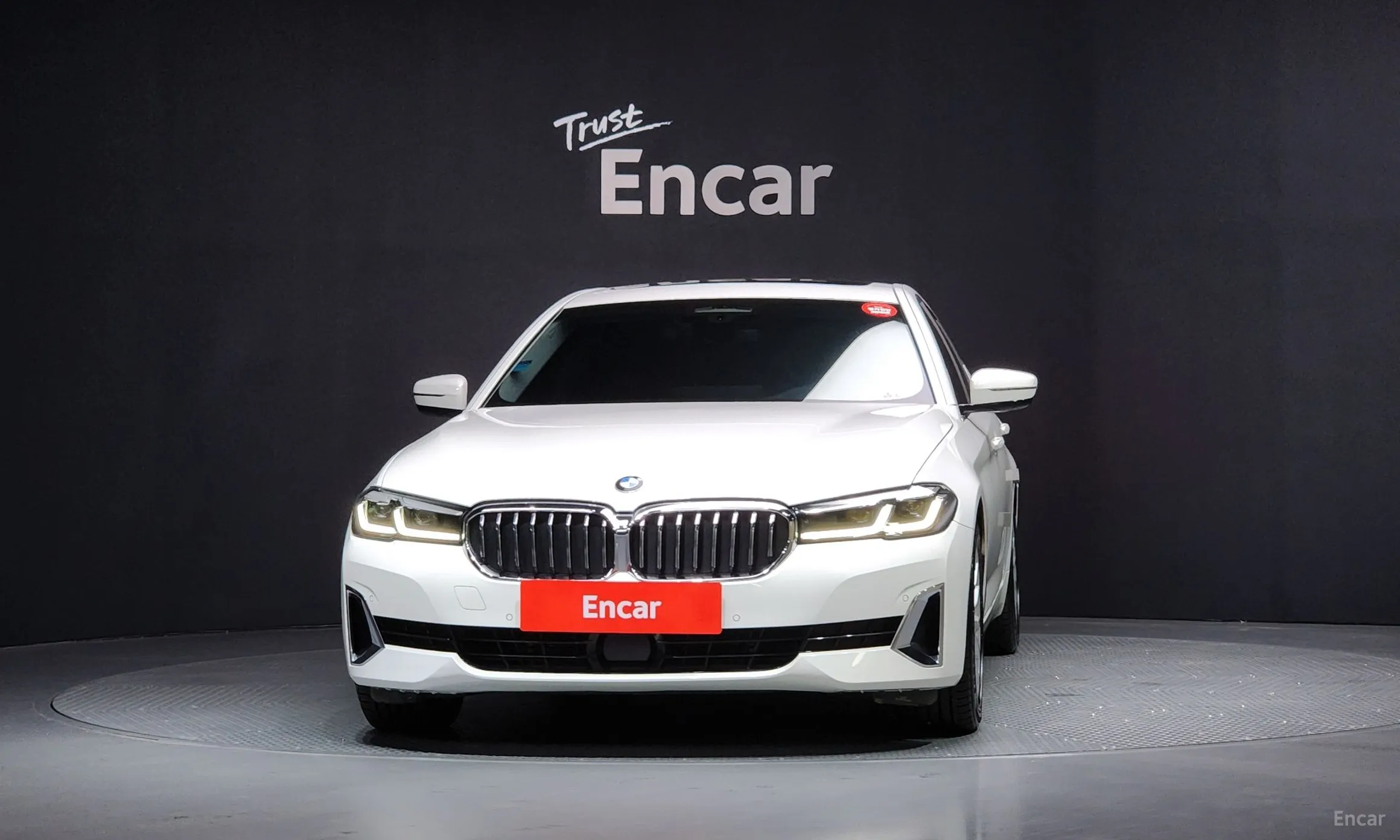 BMW 5 Series (G30) превью 2