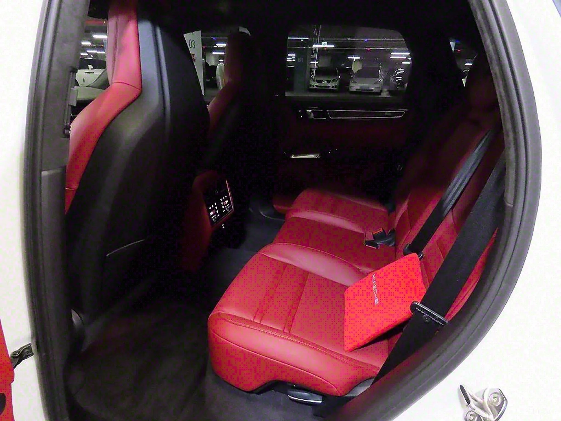Porsche Cayenne (PO536) превью 4
