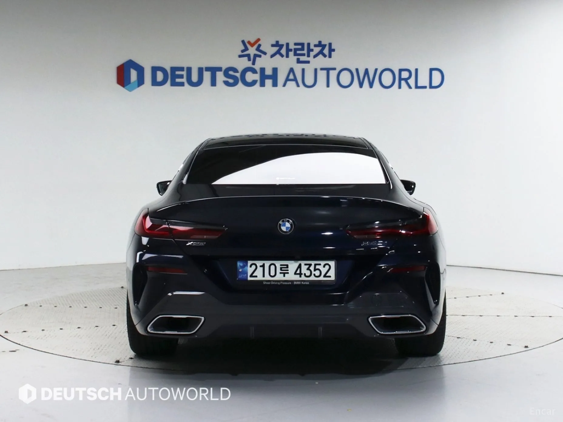 BMW 8-series (G15) превью 3