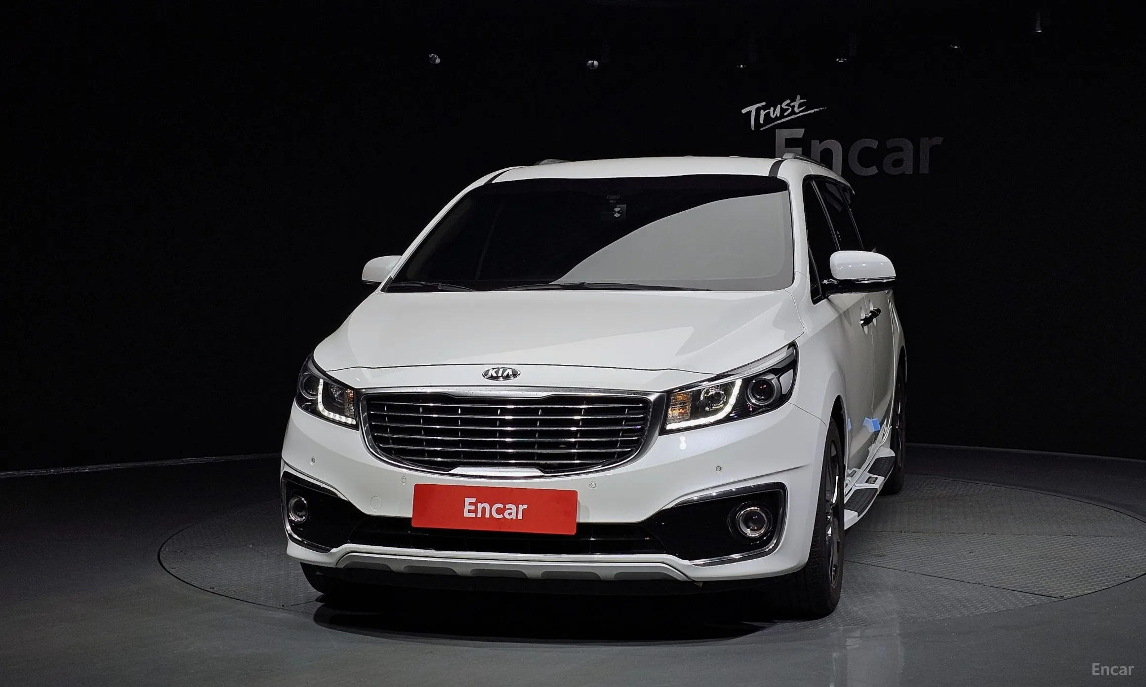 Kia Carnival превью 2