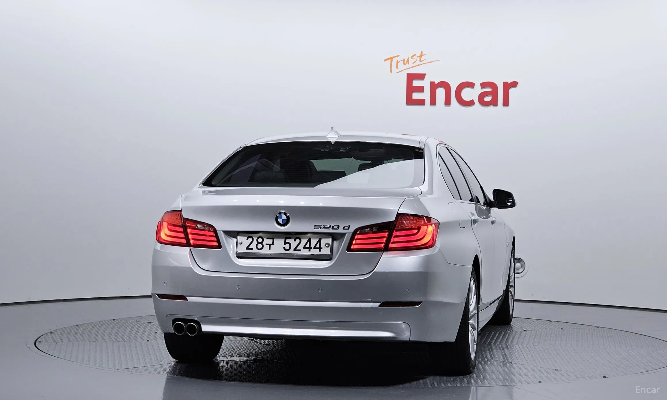 BMW 5 Series (F10) превью 3