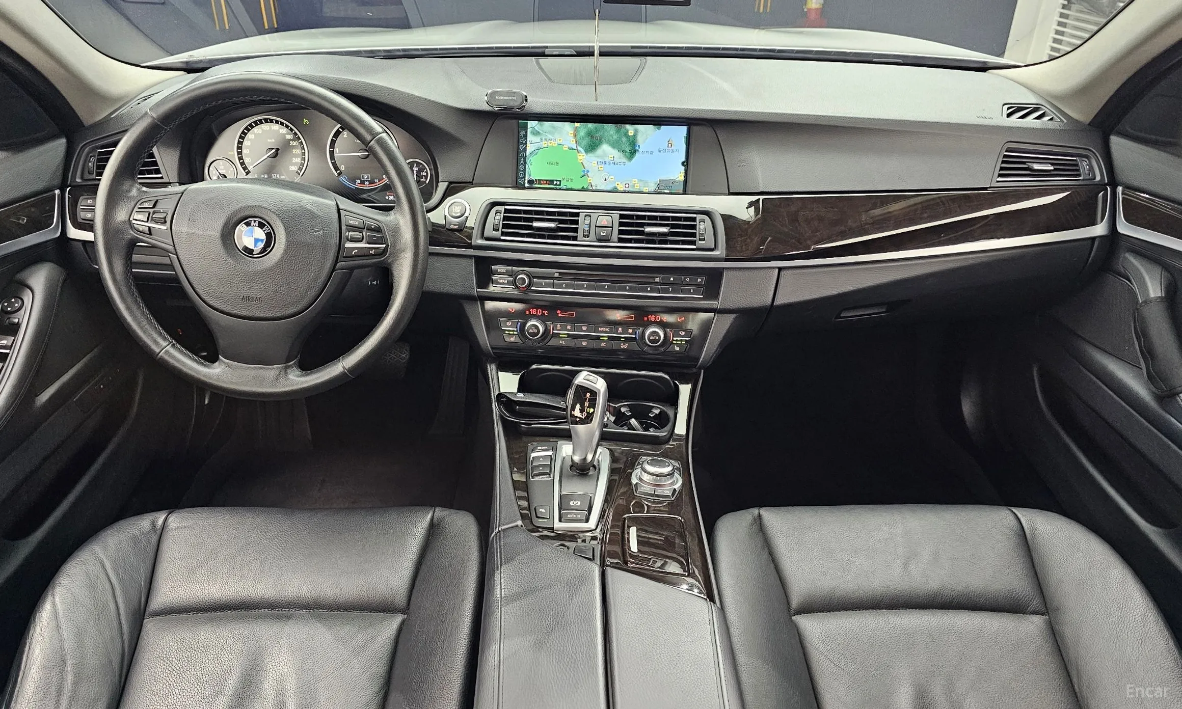 BMW 5 Series (F10) превью 4