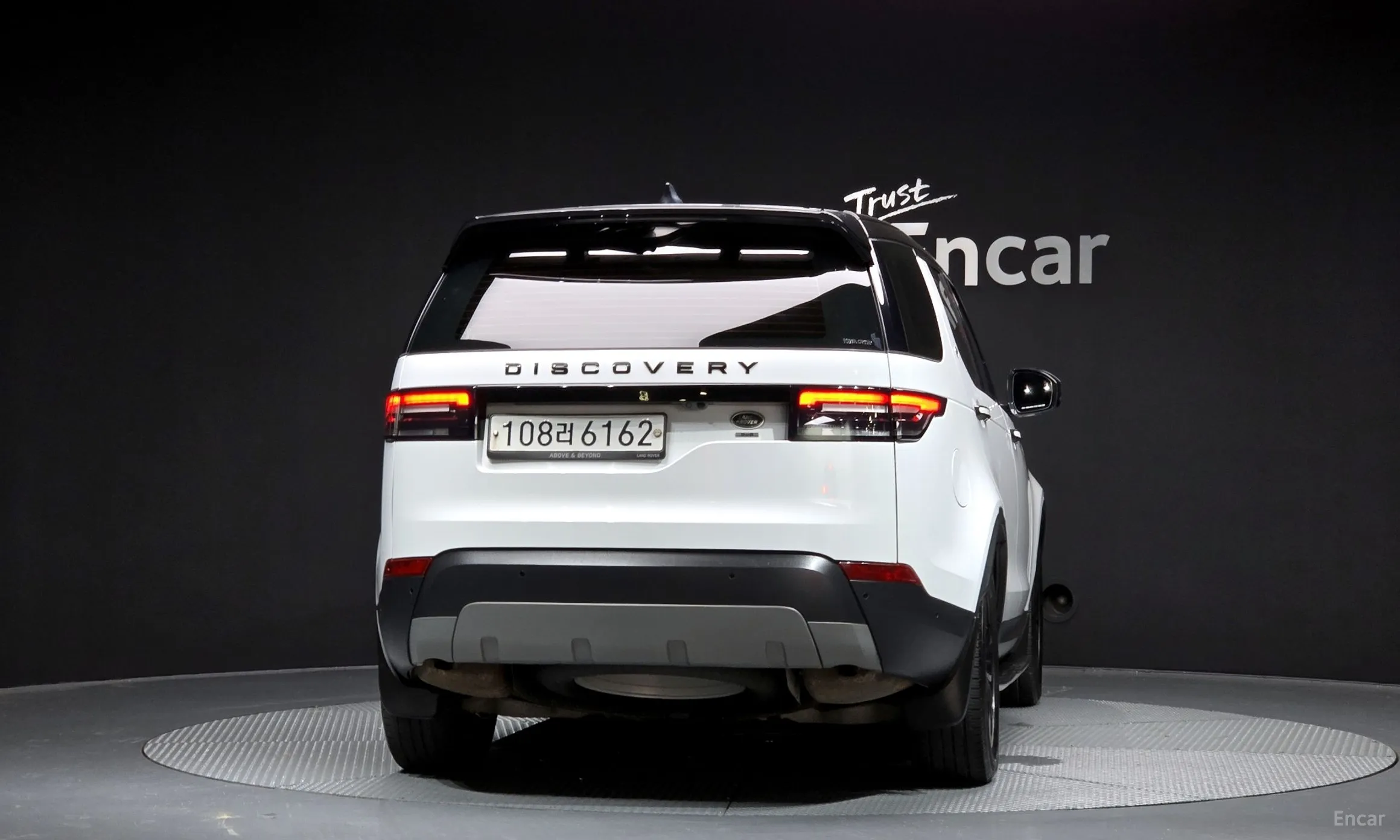 Land Rover Discovery 5 превью 3