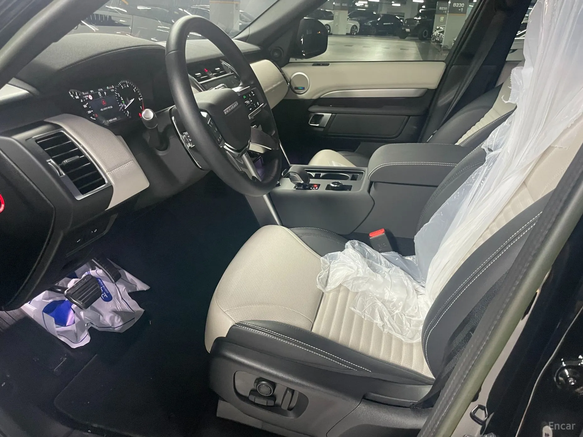 Land Rover Discovery 5 превью 4