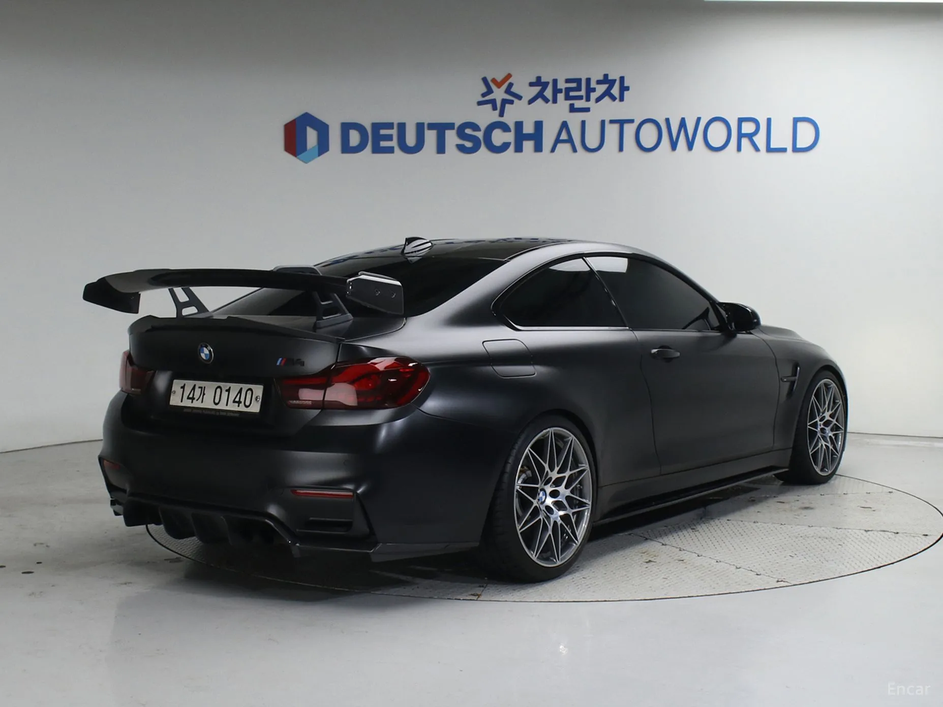 BMW M4 (F82)