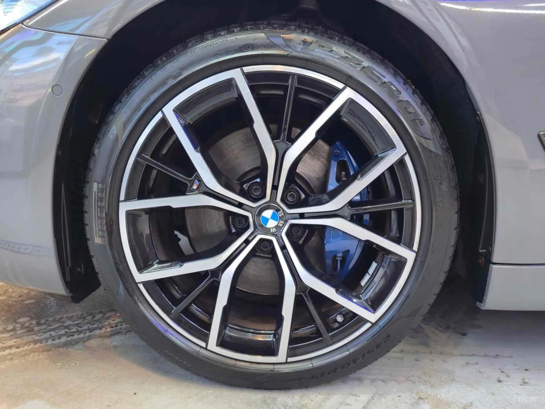 BMW 5 Series (G30) превью 4