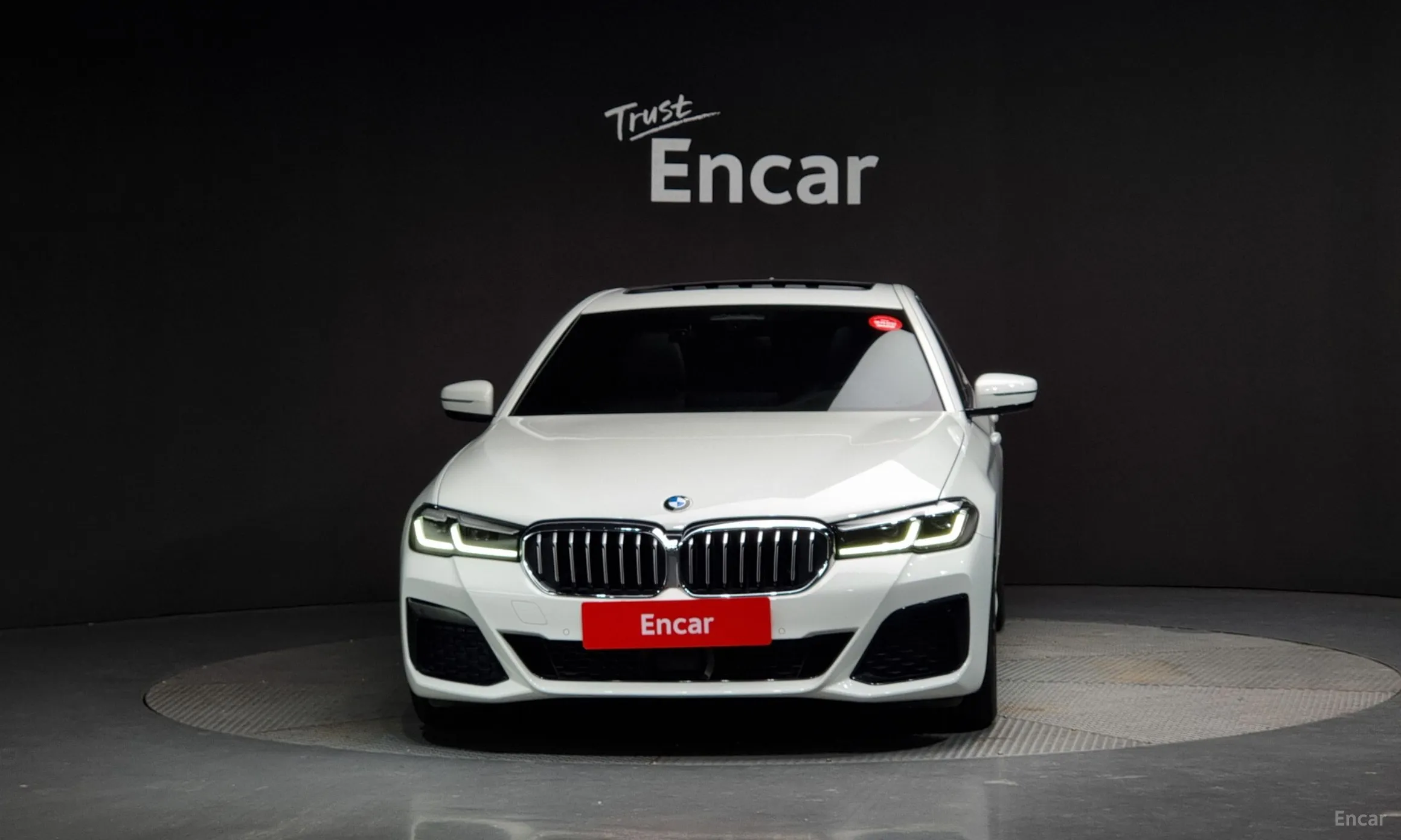 BMW 5 Series (G30) превью 2