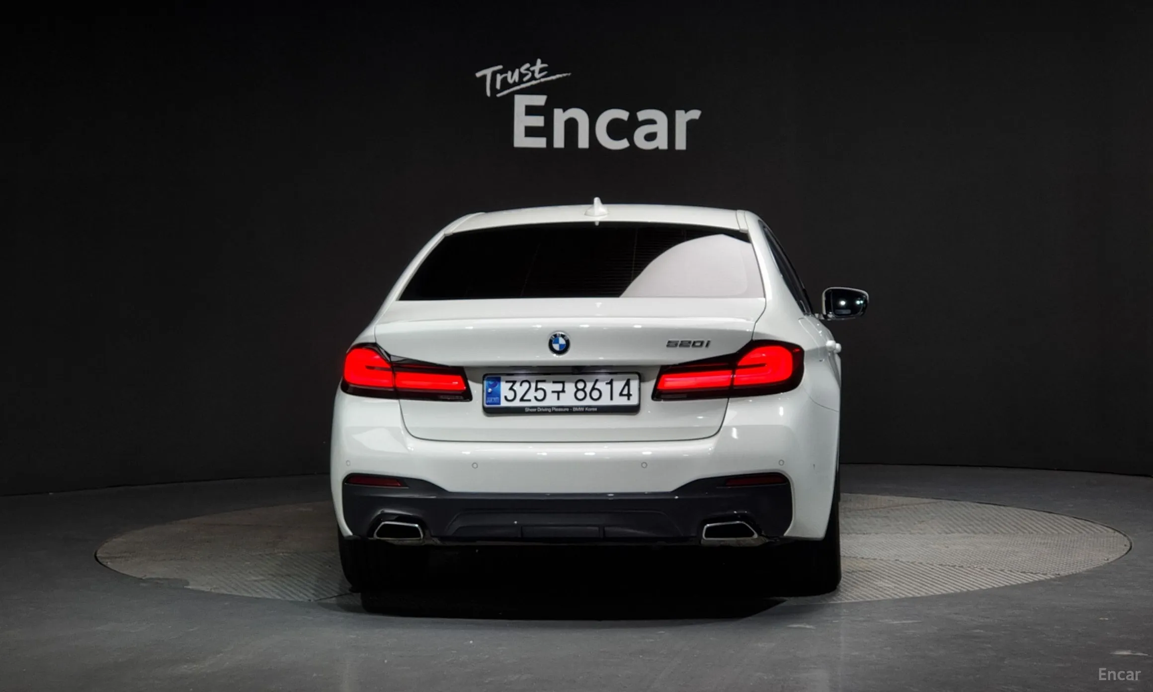 BMW 5 Series (G30) превью 3