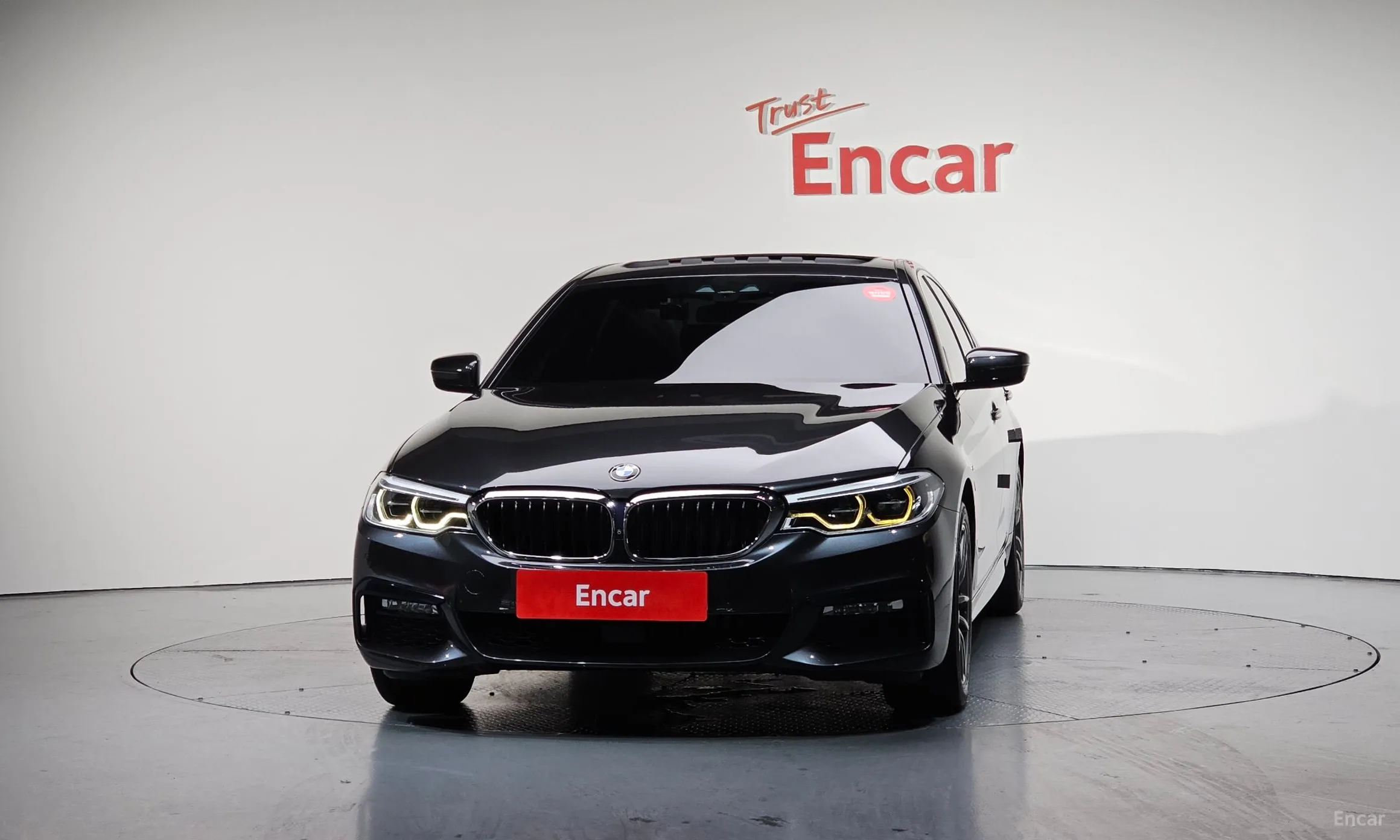 BMW 5 Series (G30) превью 2