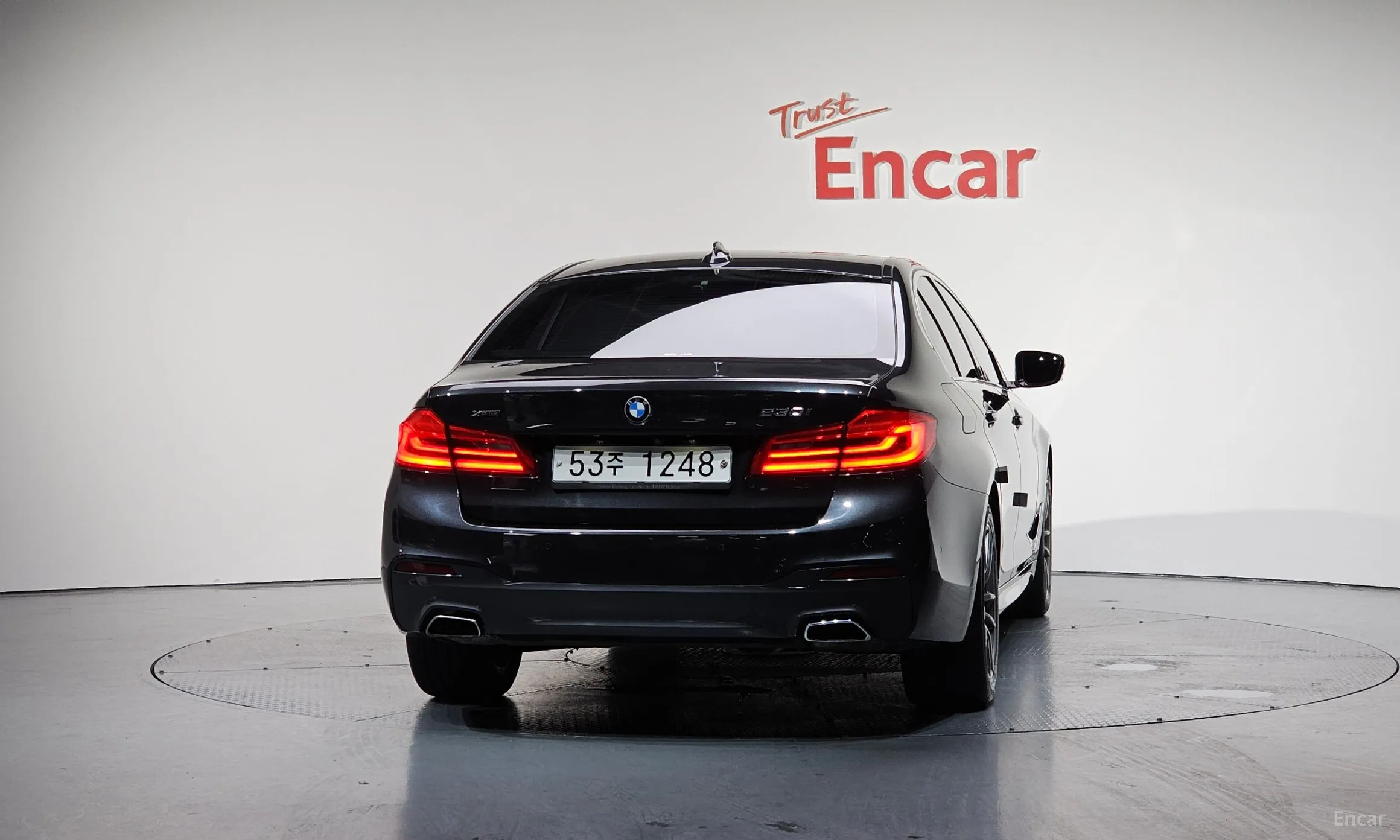 BMW 5 Series (G30) превью 3