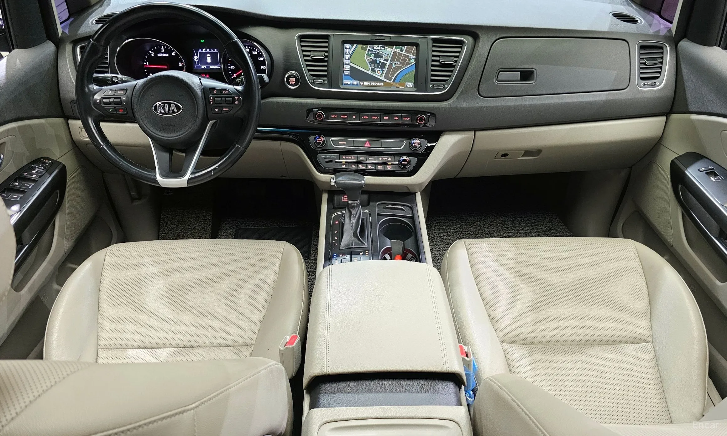 Kia Carnival превью 4