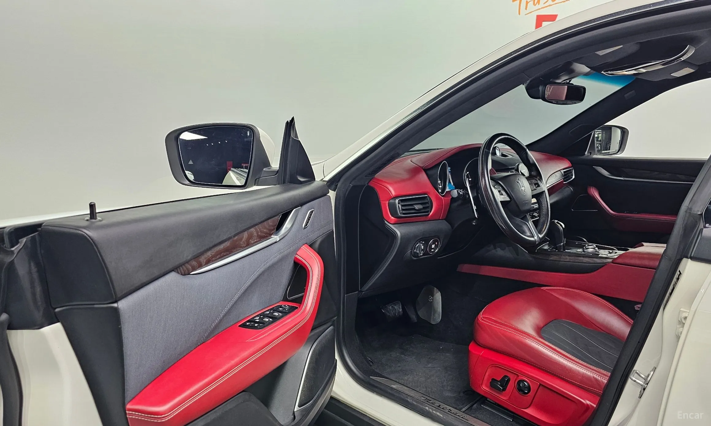 Maserati Levante превью 10