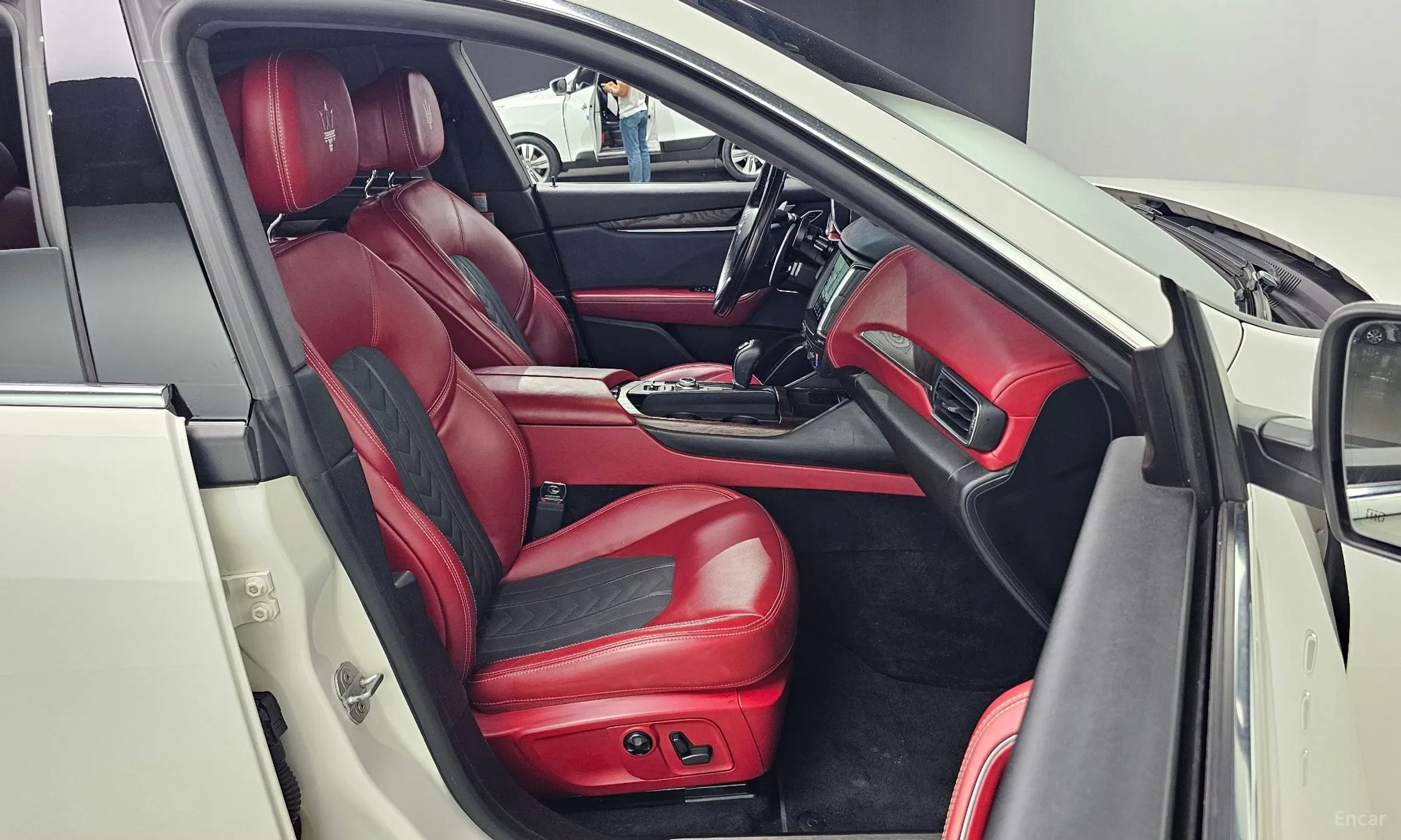 Maserati Levante превью 12