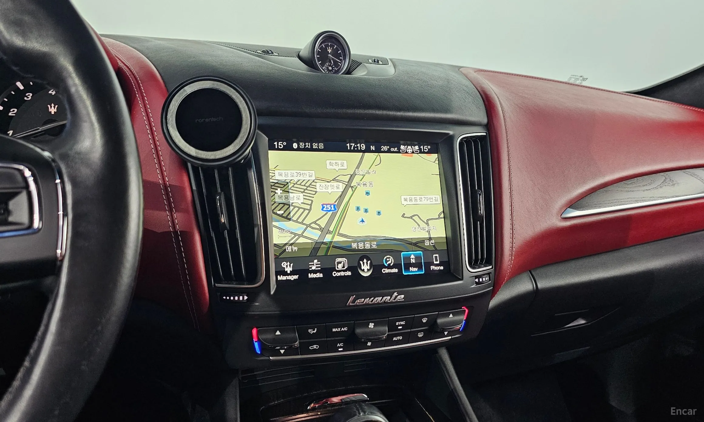 Maserati Levante превью 17