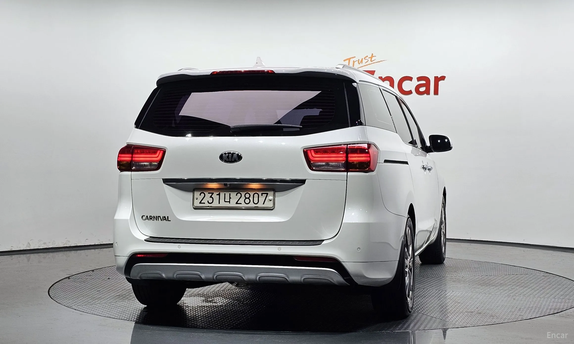Kia Carnival превью 3