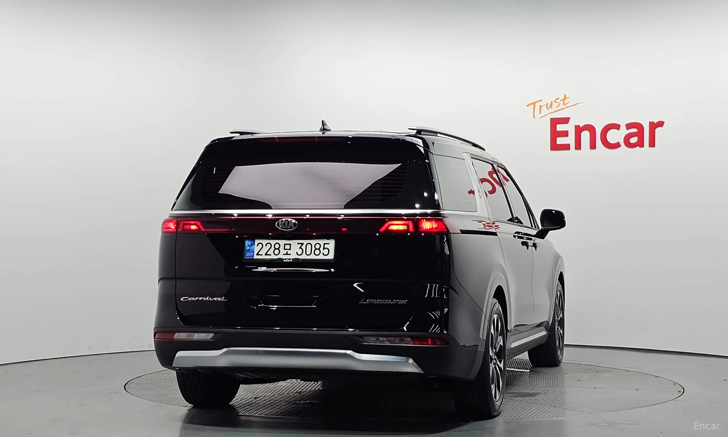 Kia Carnival Gen 4 превью 3