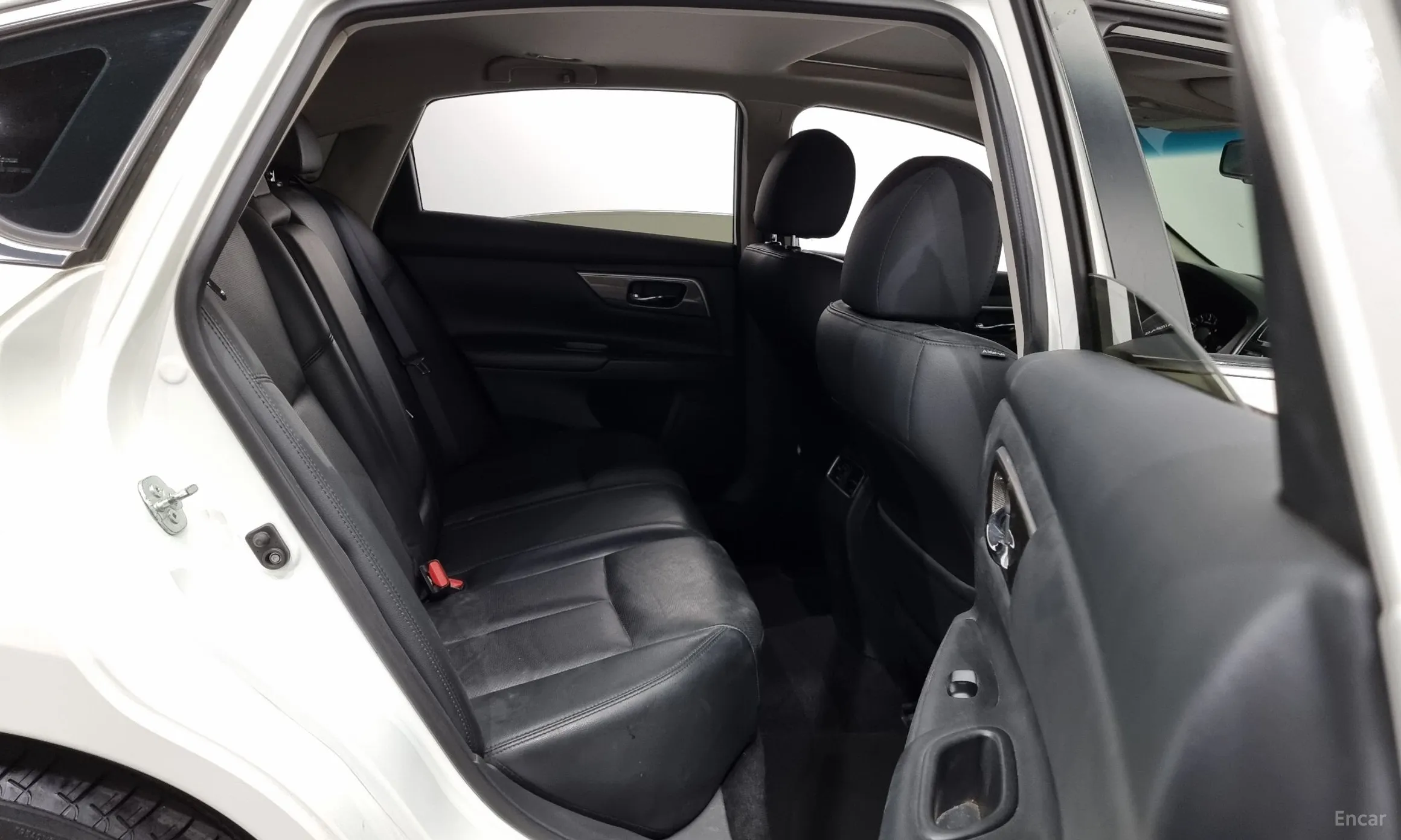 Nissan Altima превью 12