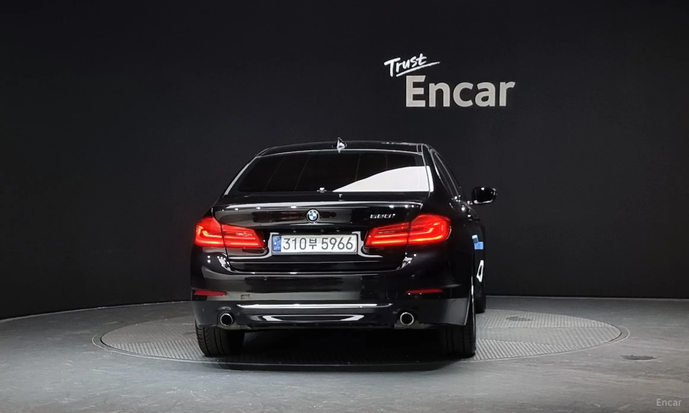 BMW 5 Series (G30) превью 3