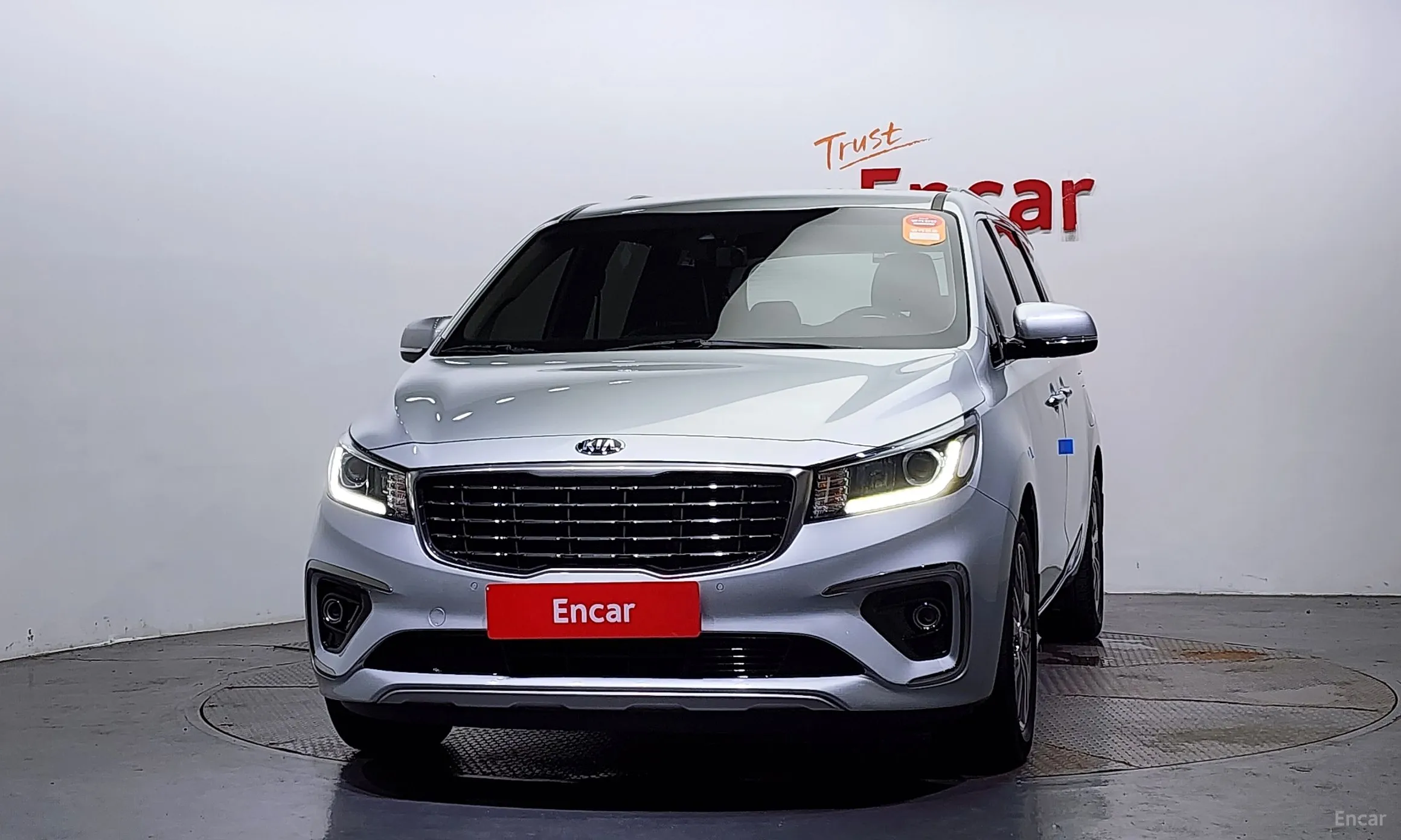 Kia Carnival превью 2