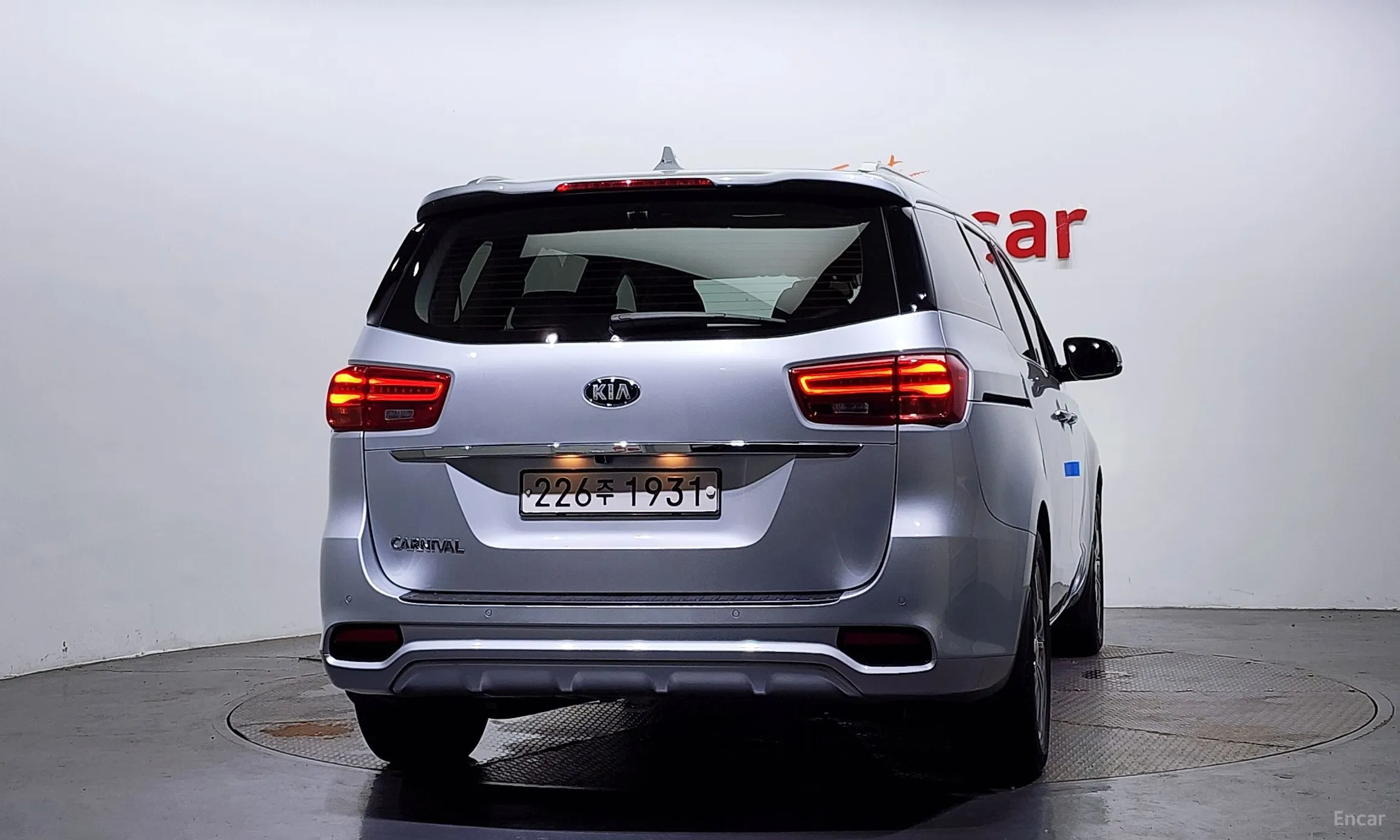Kia Carnival превью 3