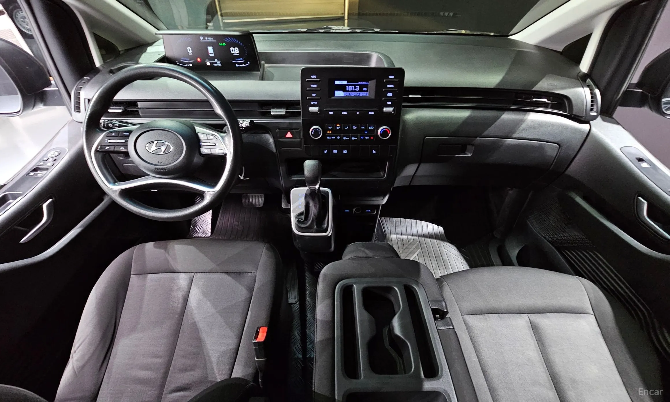Hyundai Staria превью 4