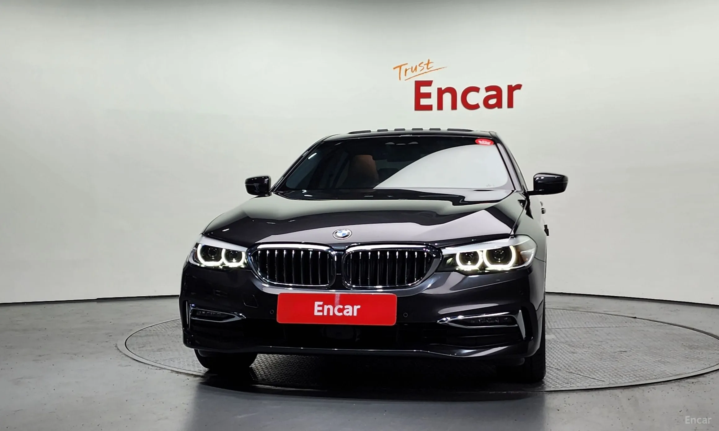 BMW 5 Series (G30) превью 2