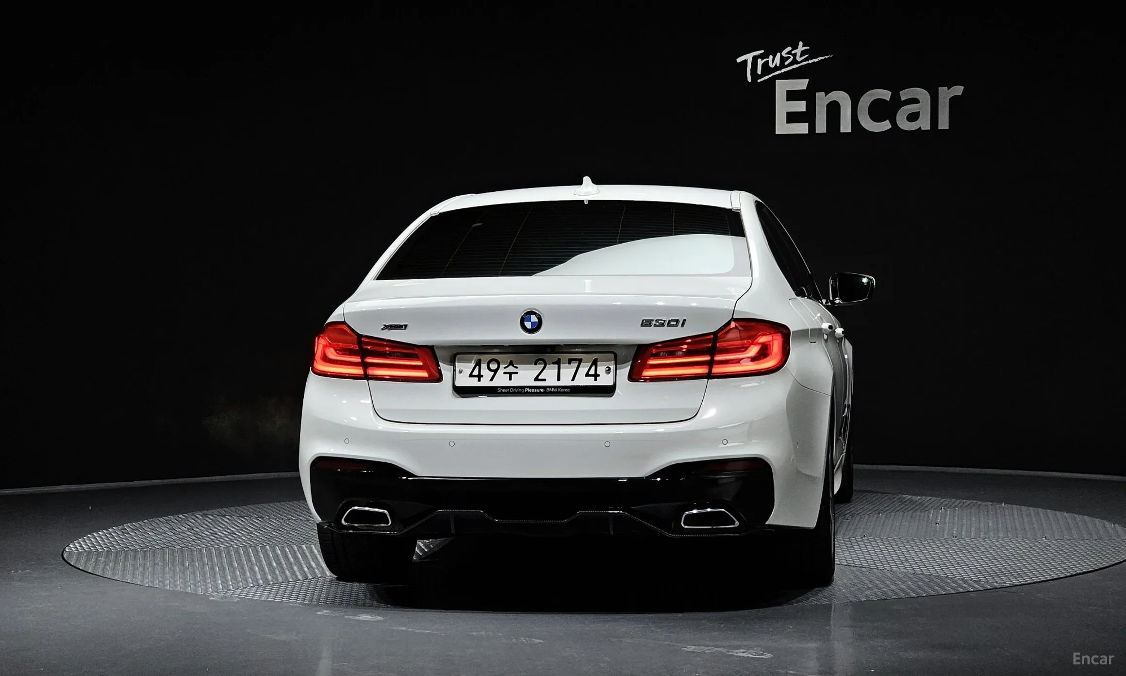BMW 5 Series (G30) превью 3
