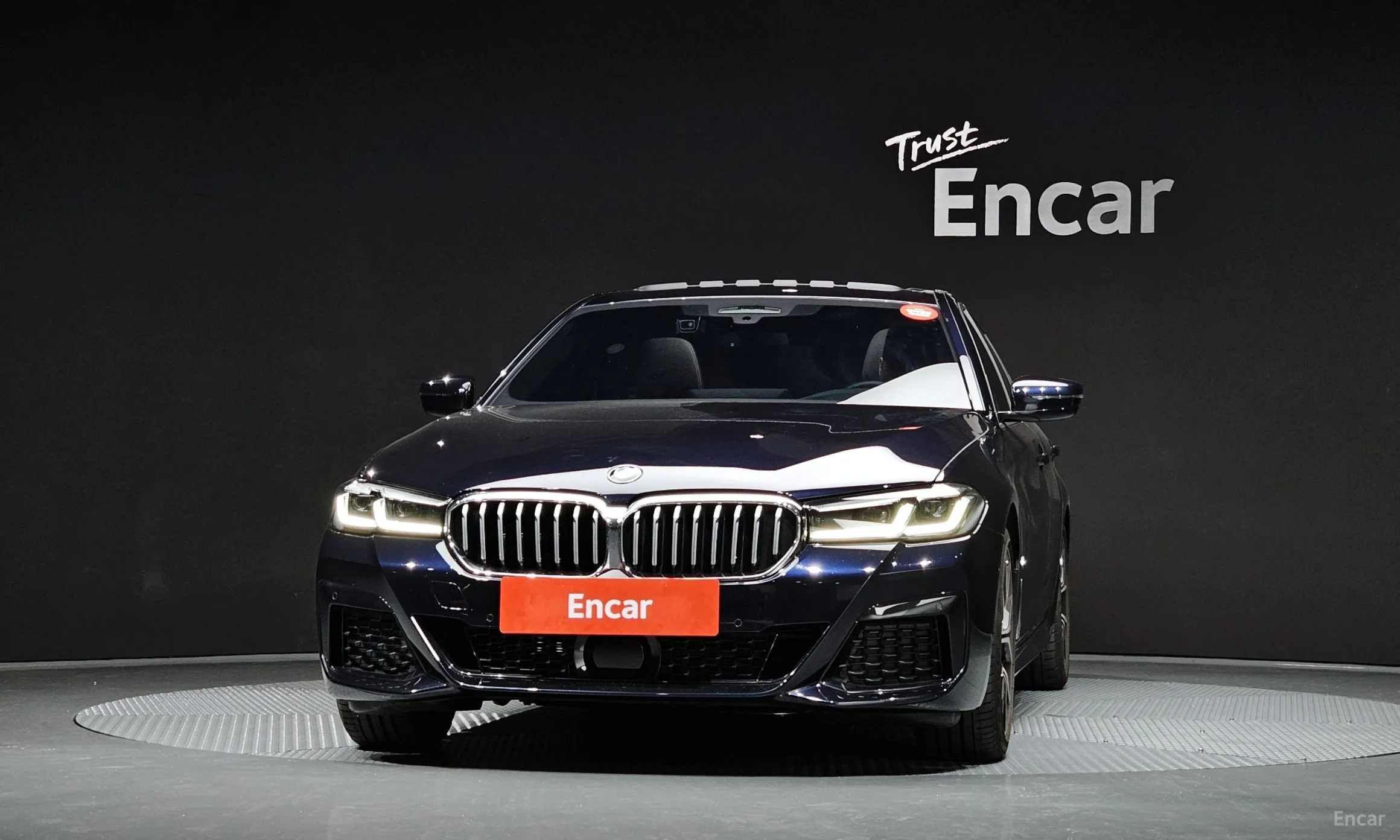 BMW 5 Series (G30) превью 2
