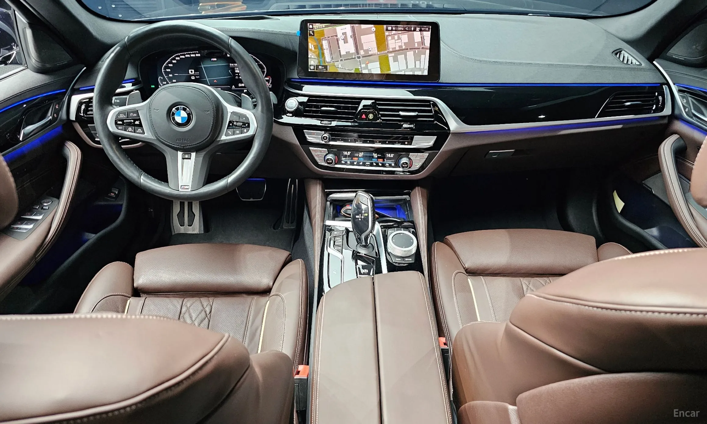 BMW 5 Series (G30) превью 4