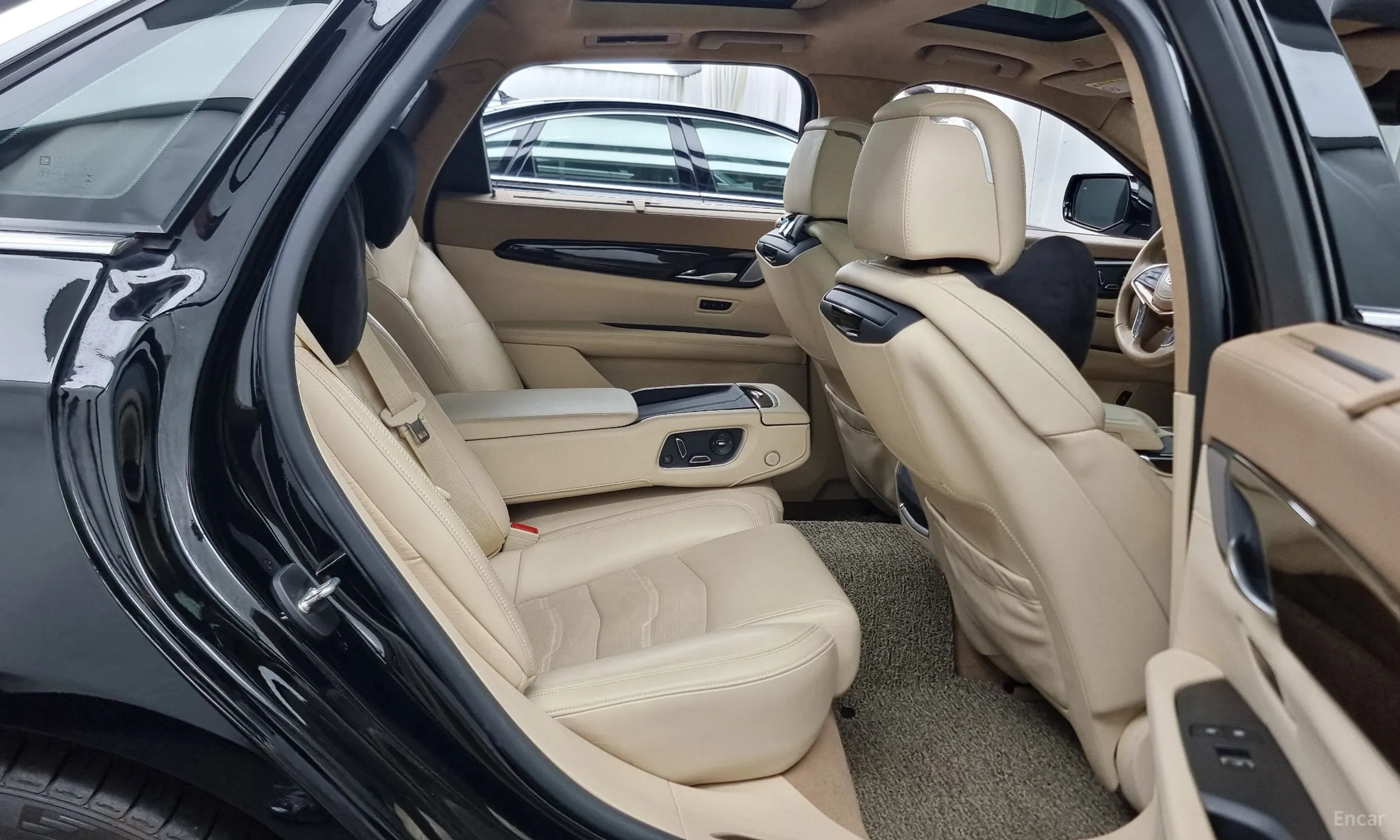 Cadillac CT6 превью 12