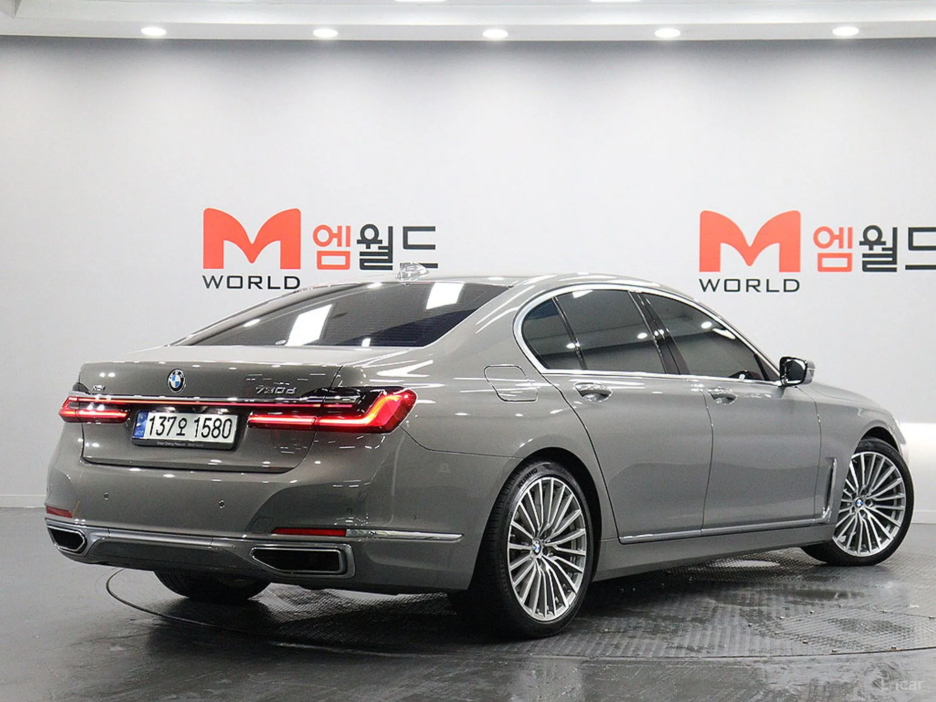 BMW 7 Series (G11) превью 2