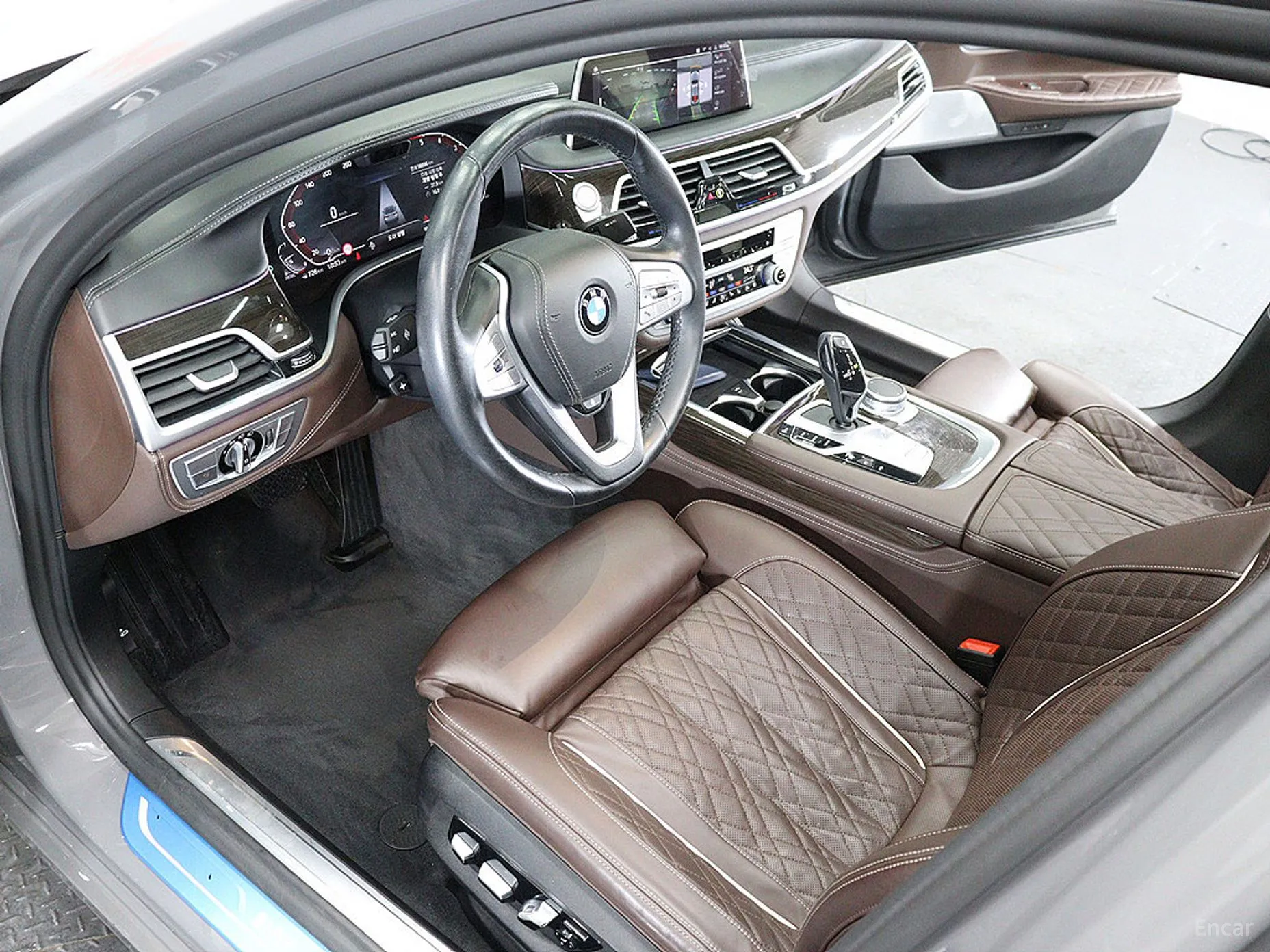 BMW 7 Series (G11) превью 4